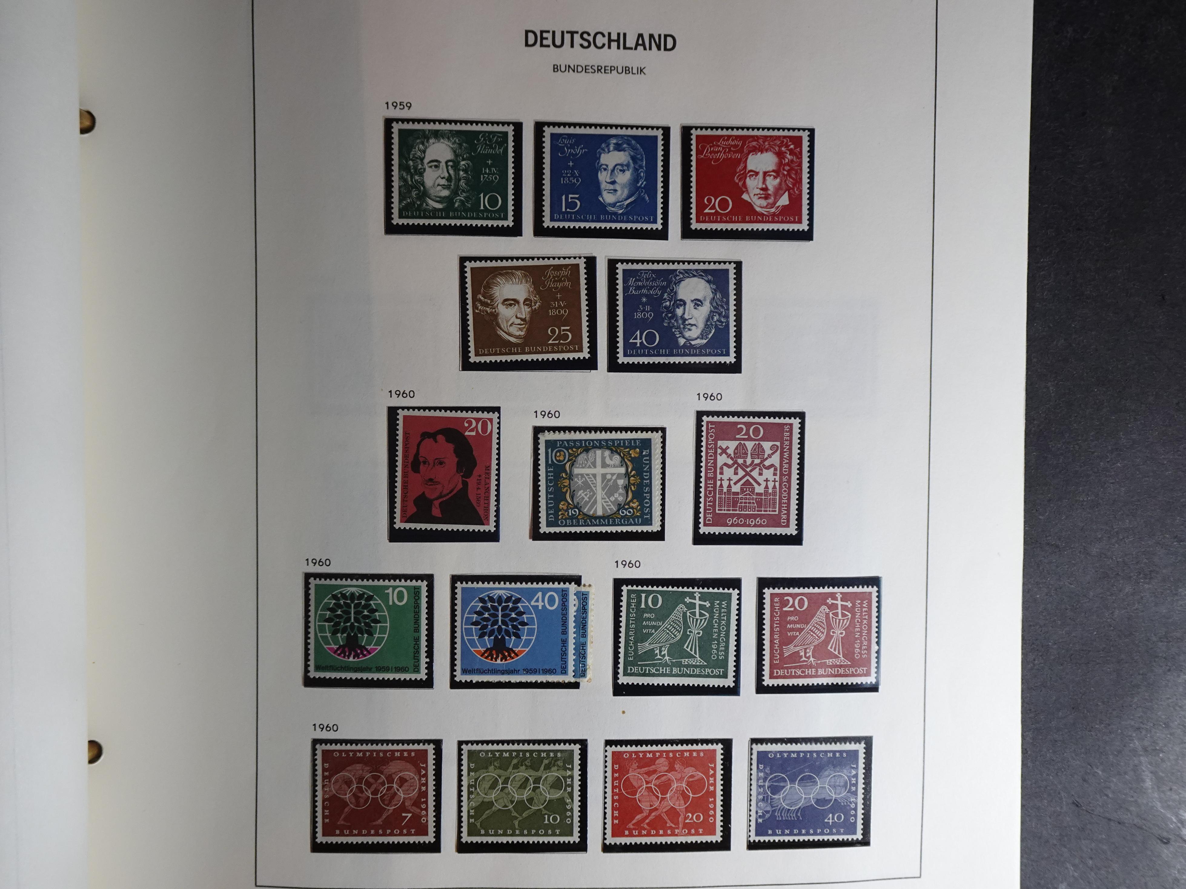 Verzameling vanaf 1949 in Davo album met prima begin periode onder andere Posthoornserie ongebruikt. 16