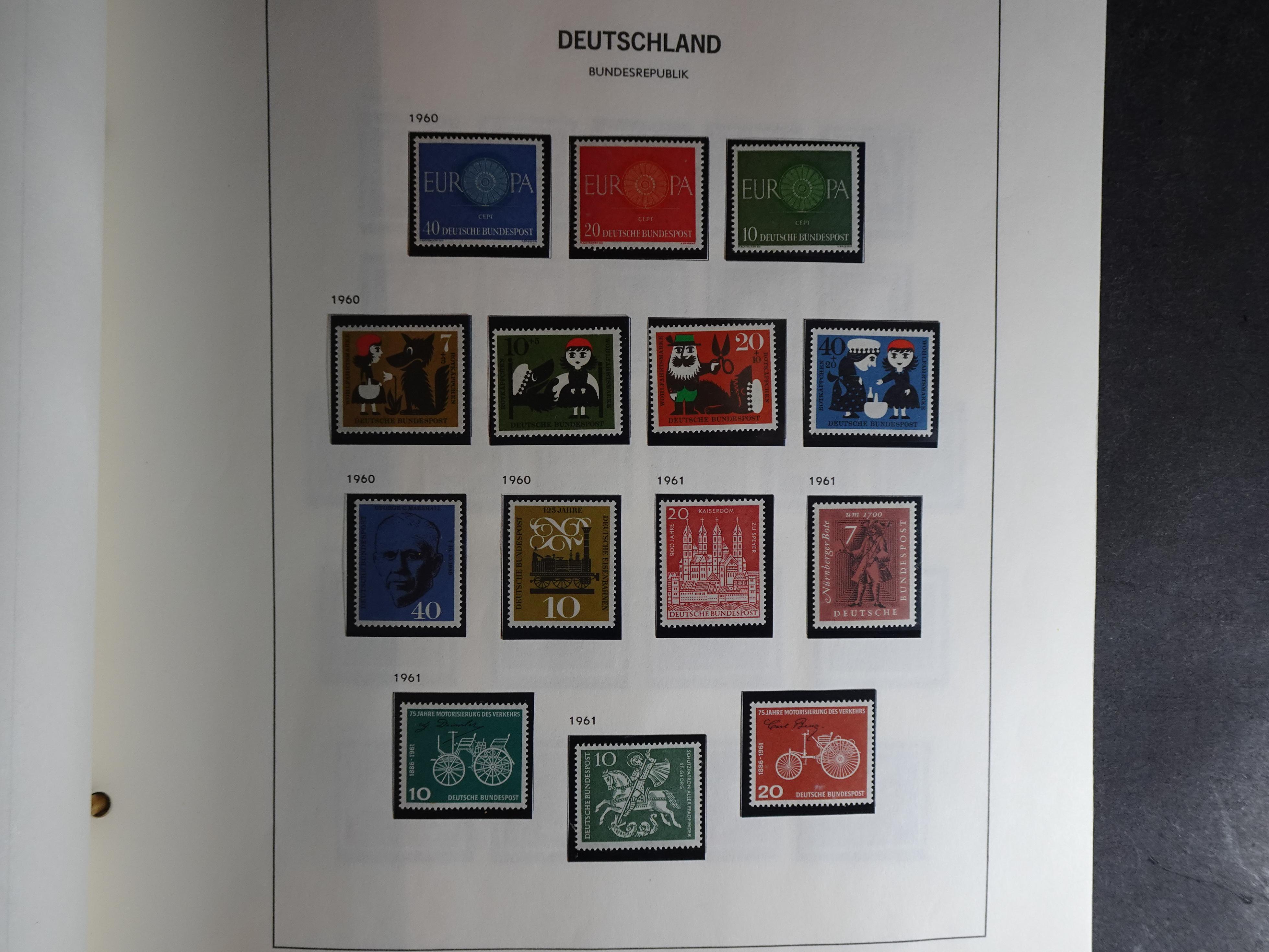 Verzameling vanaf 1949 in Davo album met prima begin periode onder andere Posthoornserie ongebruikt. 17