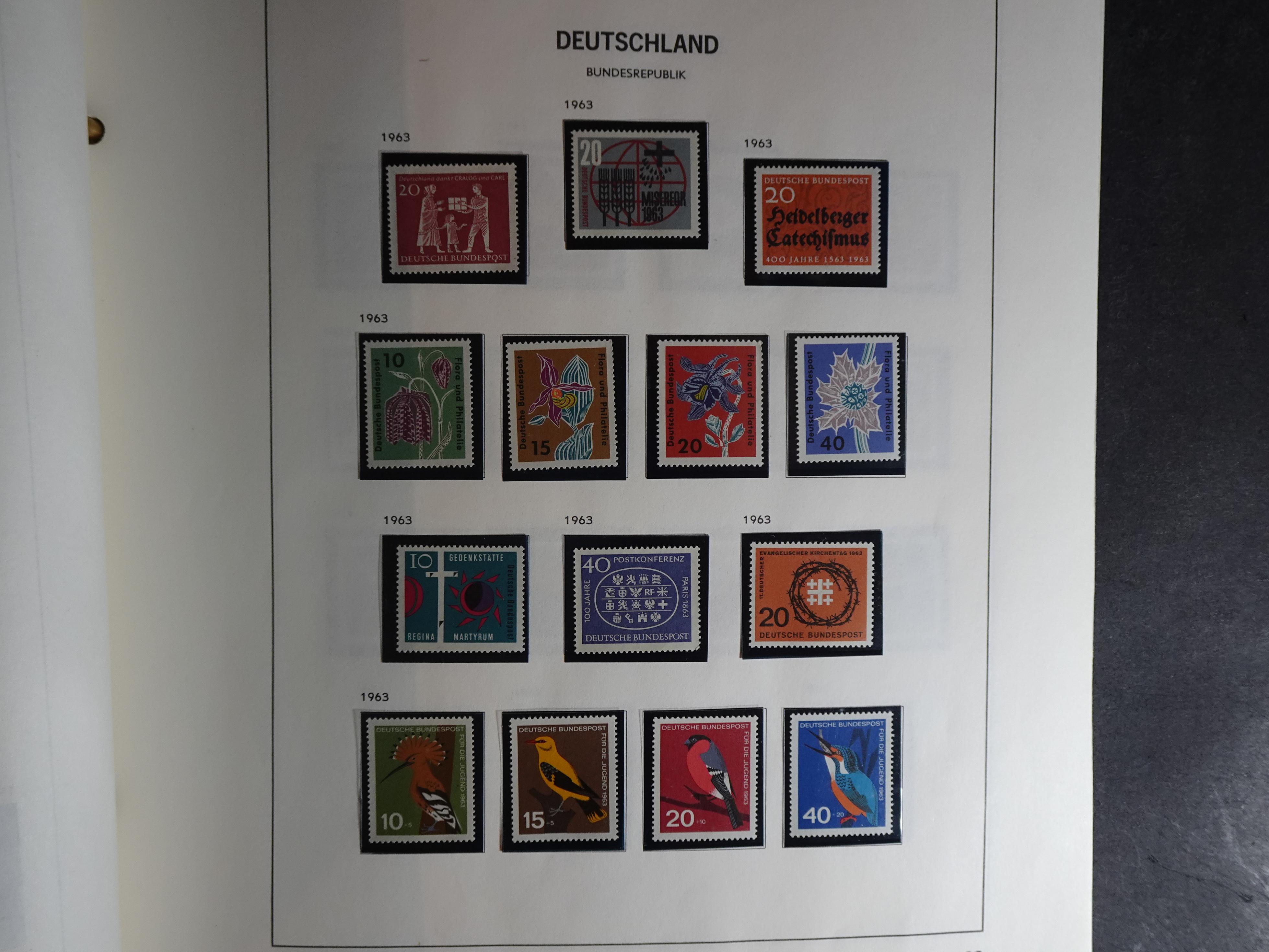 Verzameling vanaf 1949 in Davo album met prima begin periode onder andere Posthoornserie ongebruikt. 20