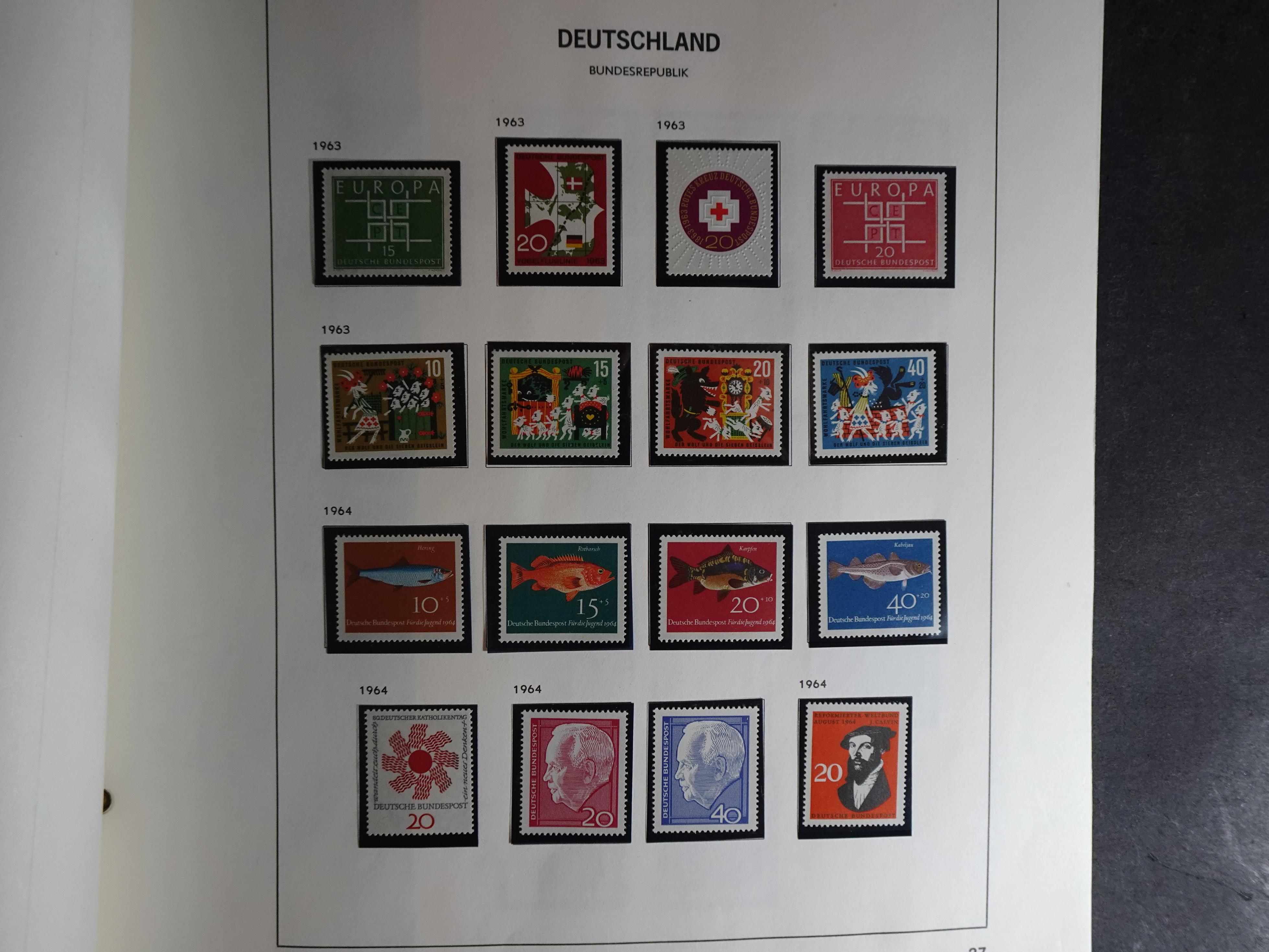 Verzameling vanaf 1949 in Davo album met prima begin periode onder andere Posthoornserie ongebruikt. 21