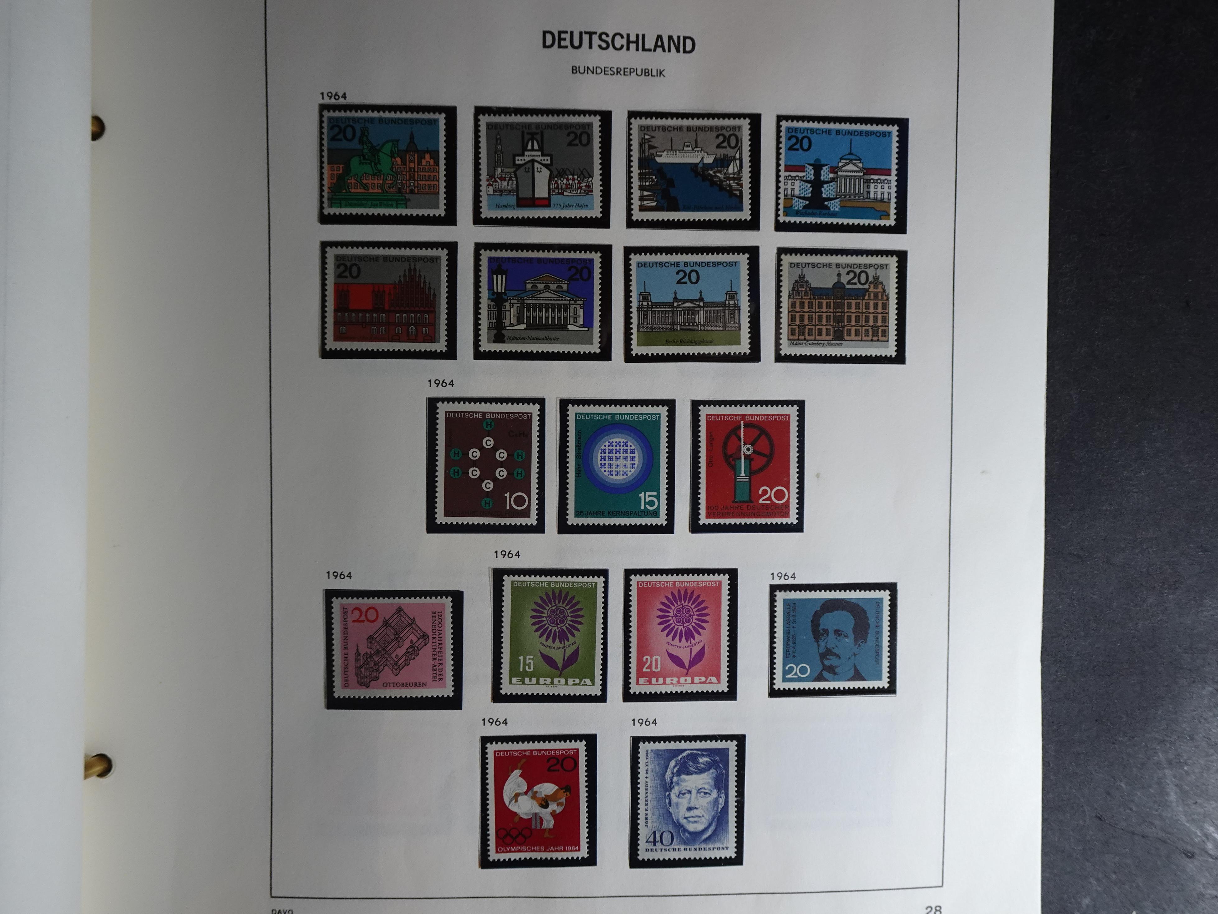 Verzameling vanaf 1949 in Davo album met prima begin periode onder andere Posthoornserie ongebruikt. 23