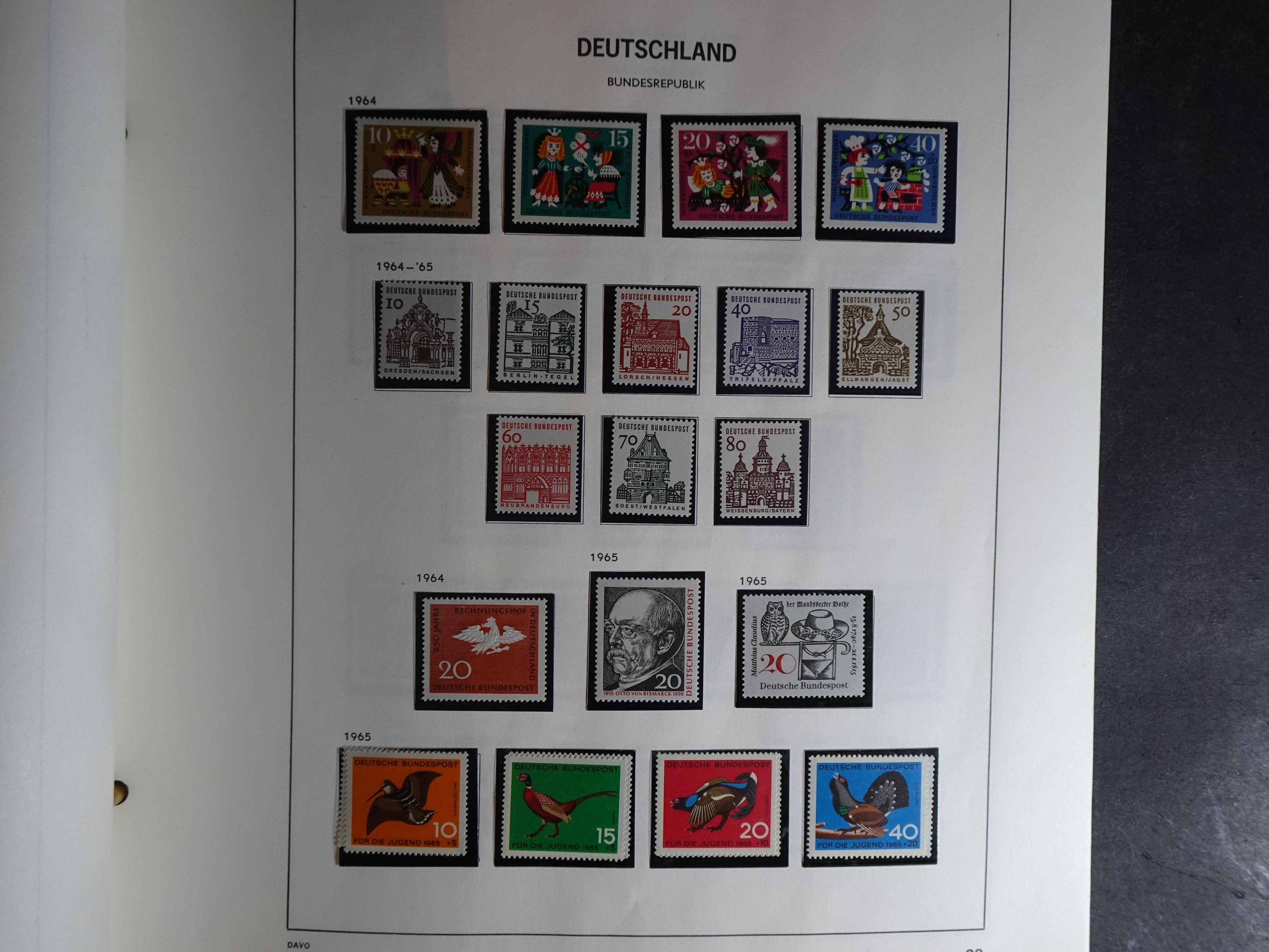 Verzameling vanaf 1949 in Davo album met prima begin periode onder andere Posthoornserie ongebruikt. 24