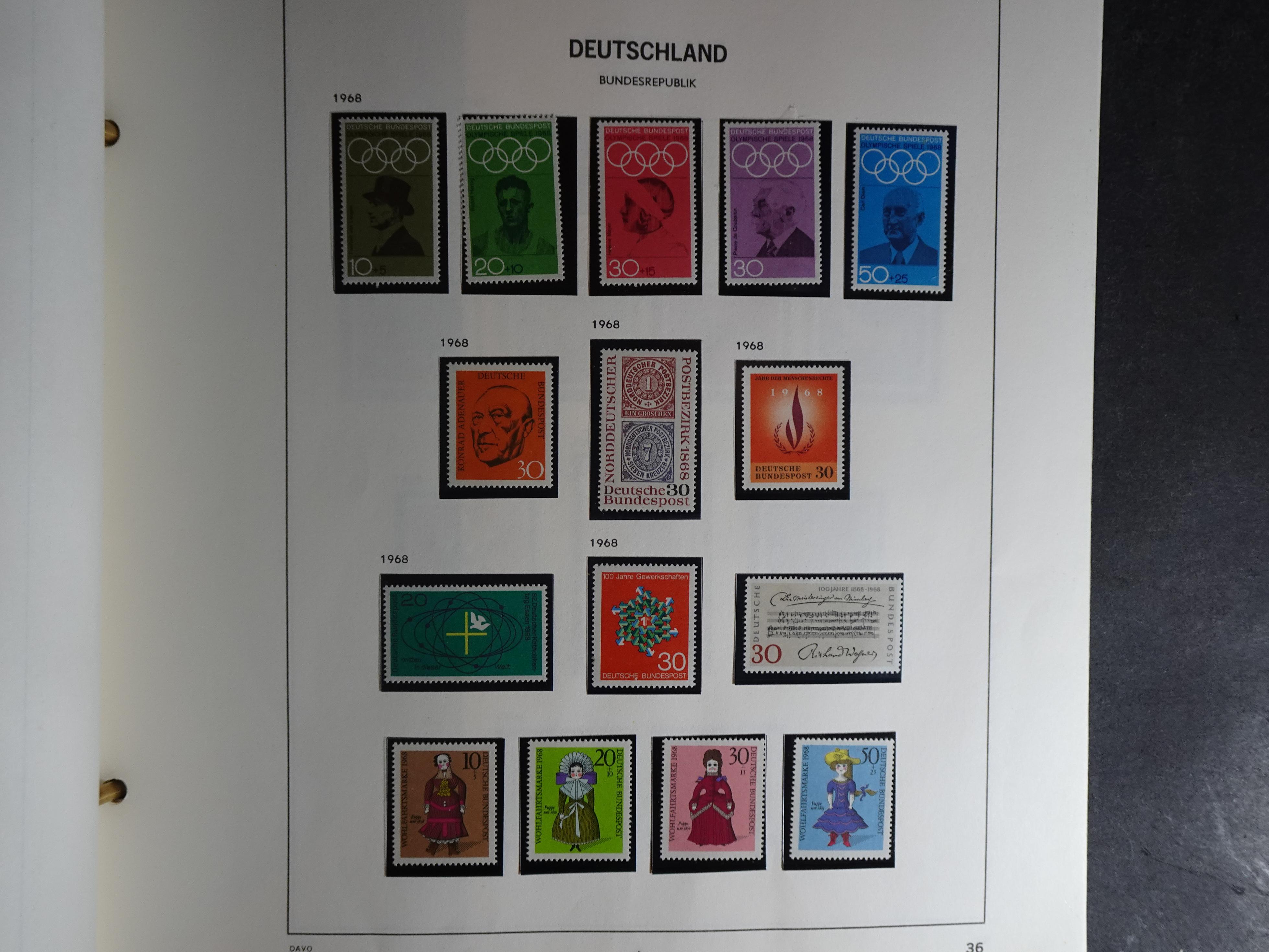 Verzameling vanaf 1949 in Davo album met prima begin periode onder andere Posthoornserie ongebruikt. 31