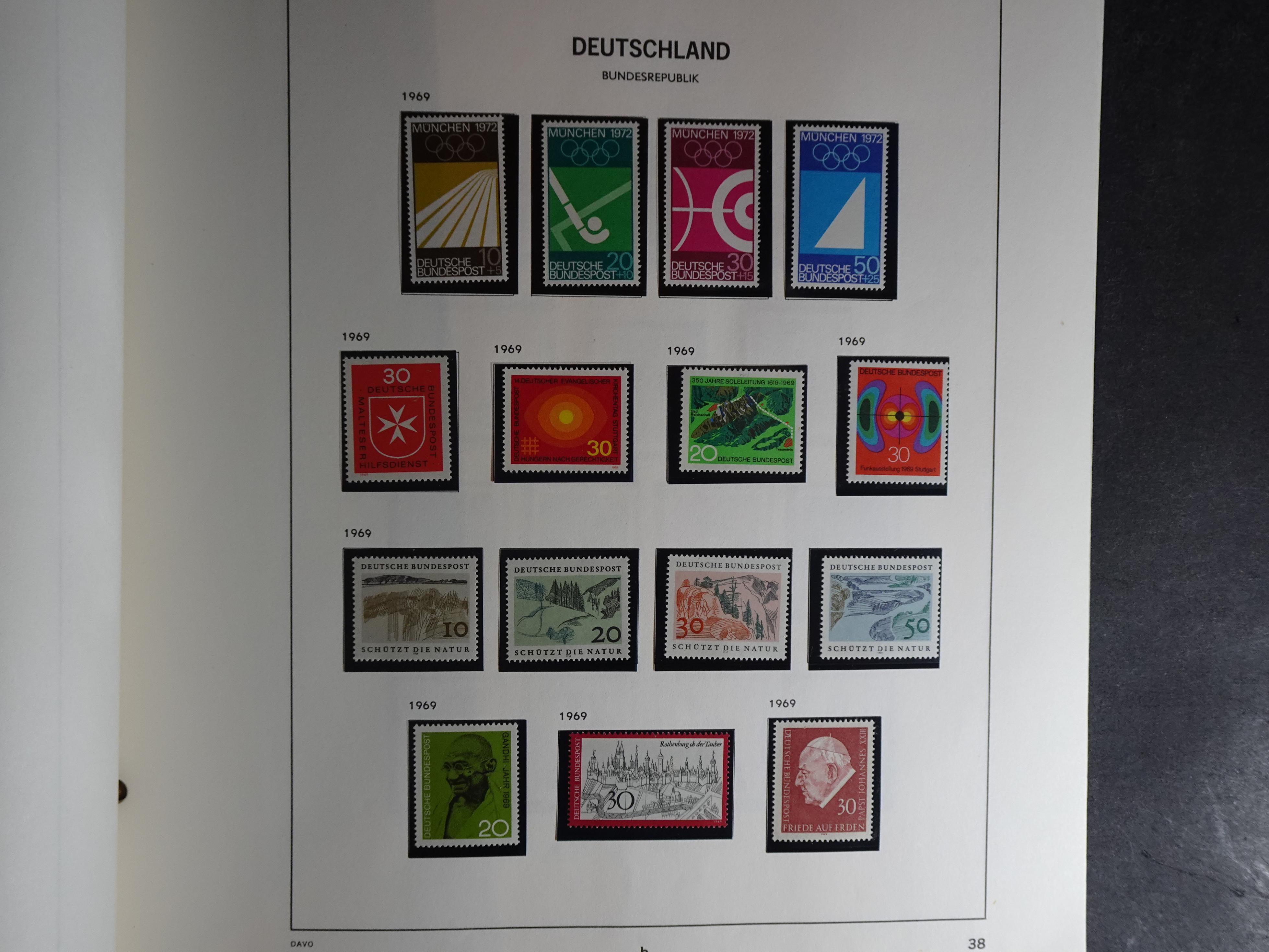 Verzameling vanaf 1949 in Davo album met prima begin periode onder andere Posthoornserie ongebruikt. 33