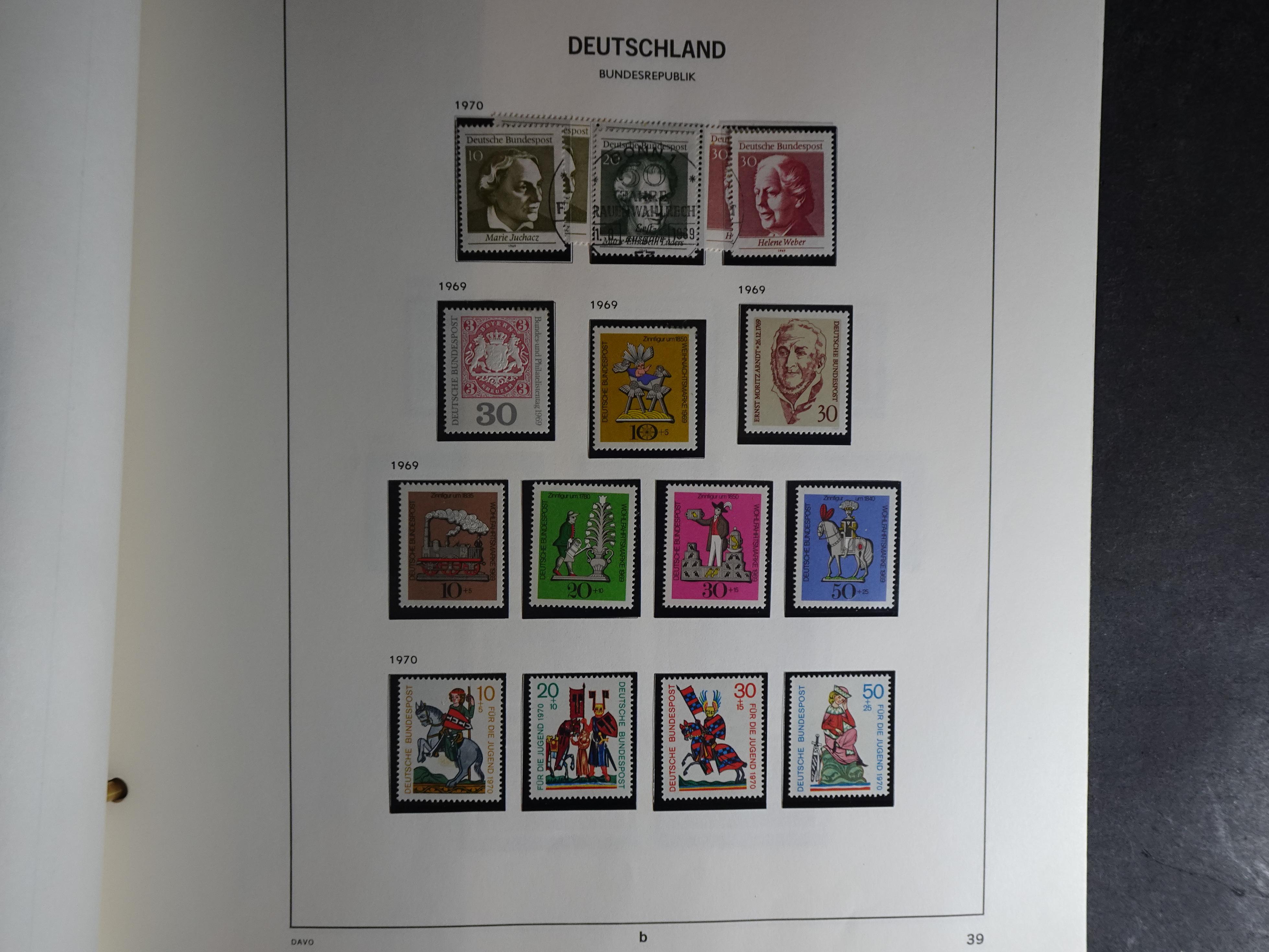 Verzameling vanaf 1949 in Davo album met prima begin periode onder andere Posthoornserie ongebruikt. 34