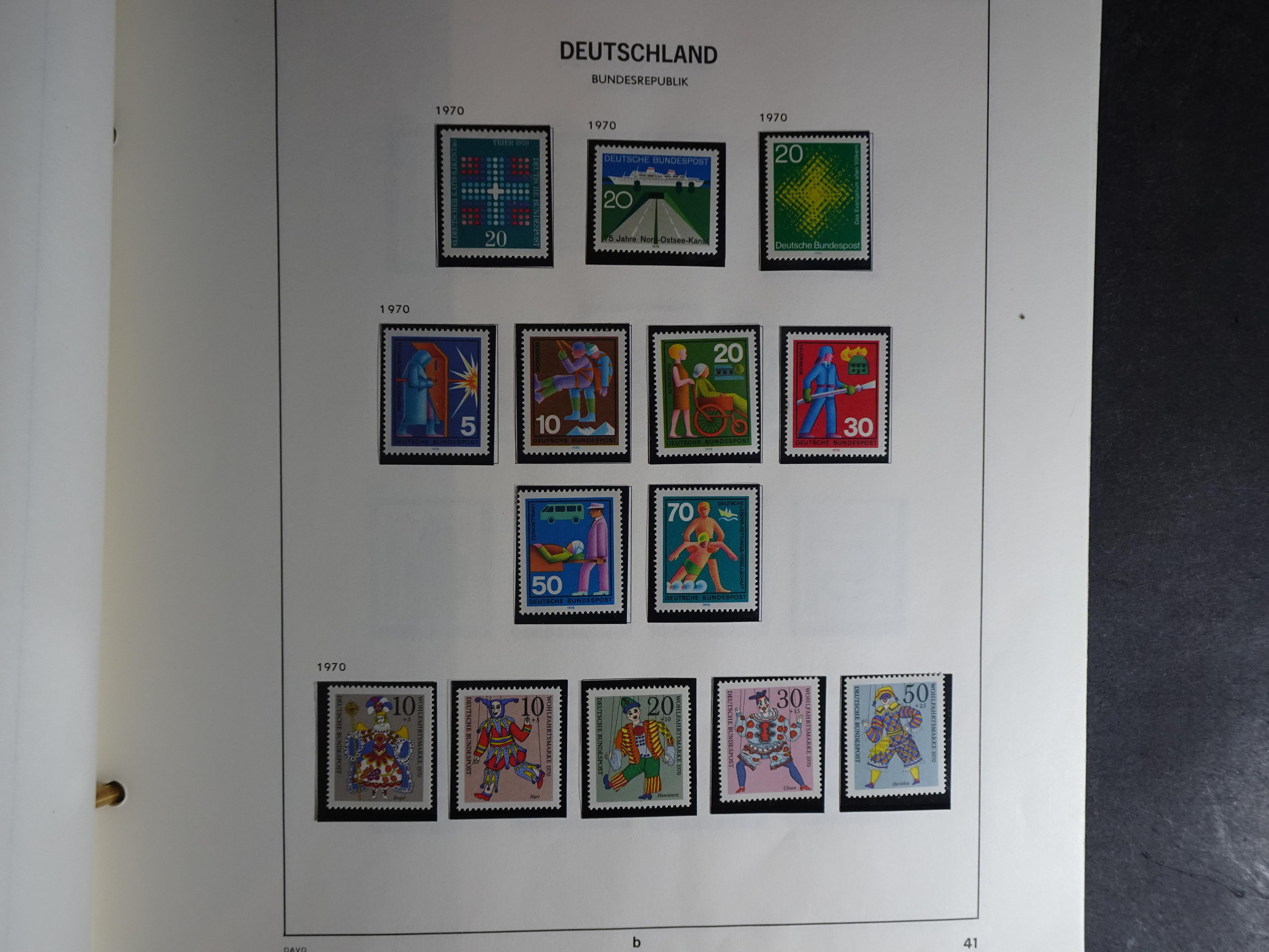 Verzameling vanaf 1949 in Davo album met prima begin periode onder andere Posthoornserie ongebruikt. 36