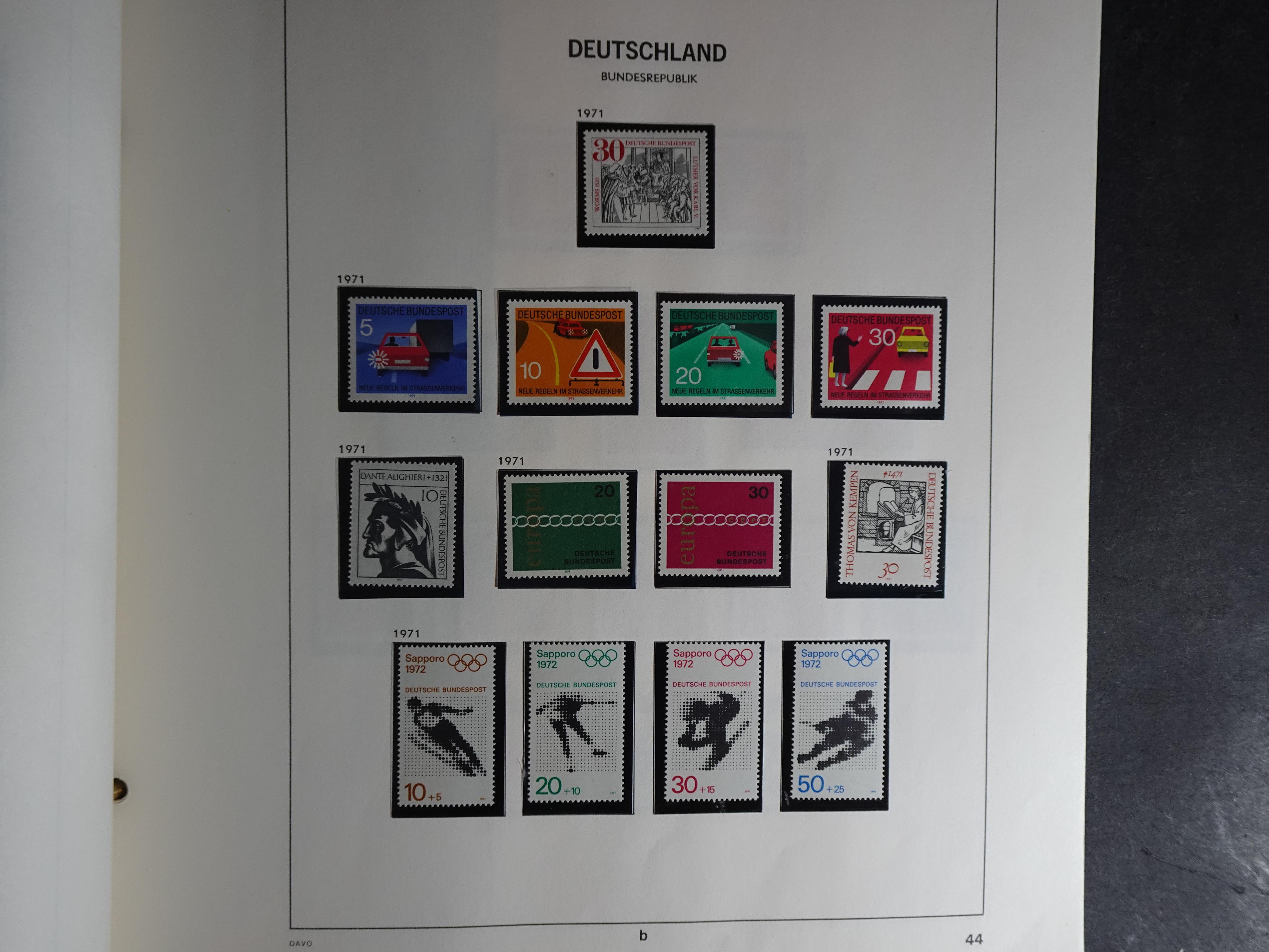 Verzameling vanaf 1949 in Davo album met prima begin periode onder andere Posthoornserie ongebruikt. 39