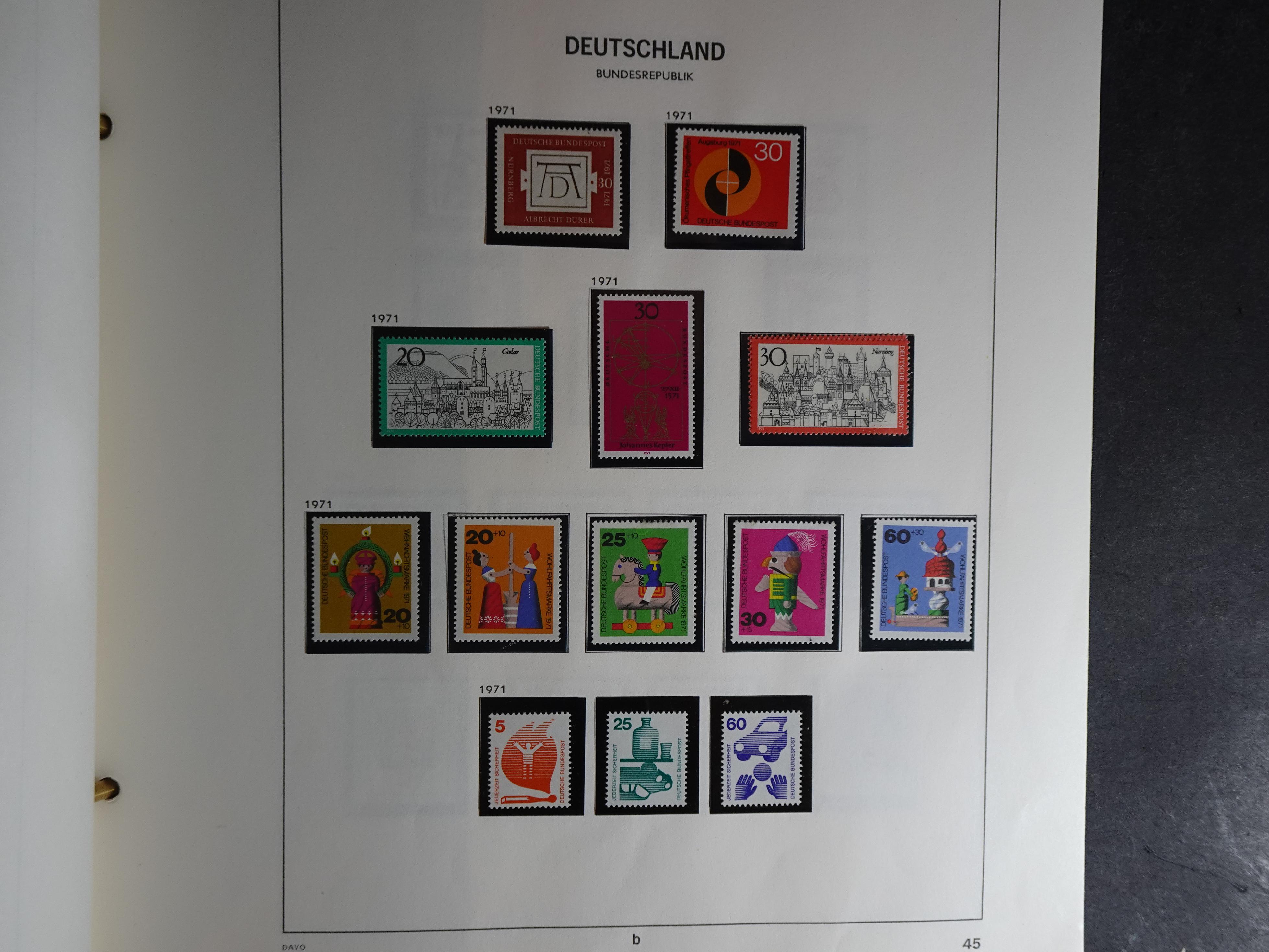 Verzameling vanaf 1949 in Davo album met prima begin periode onder andere Posthoornserie ongebruikt. 40