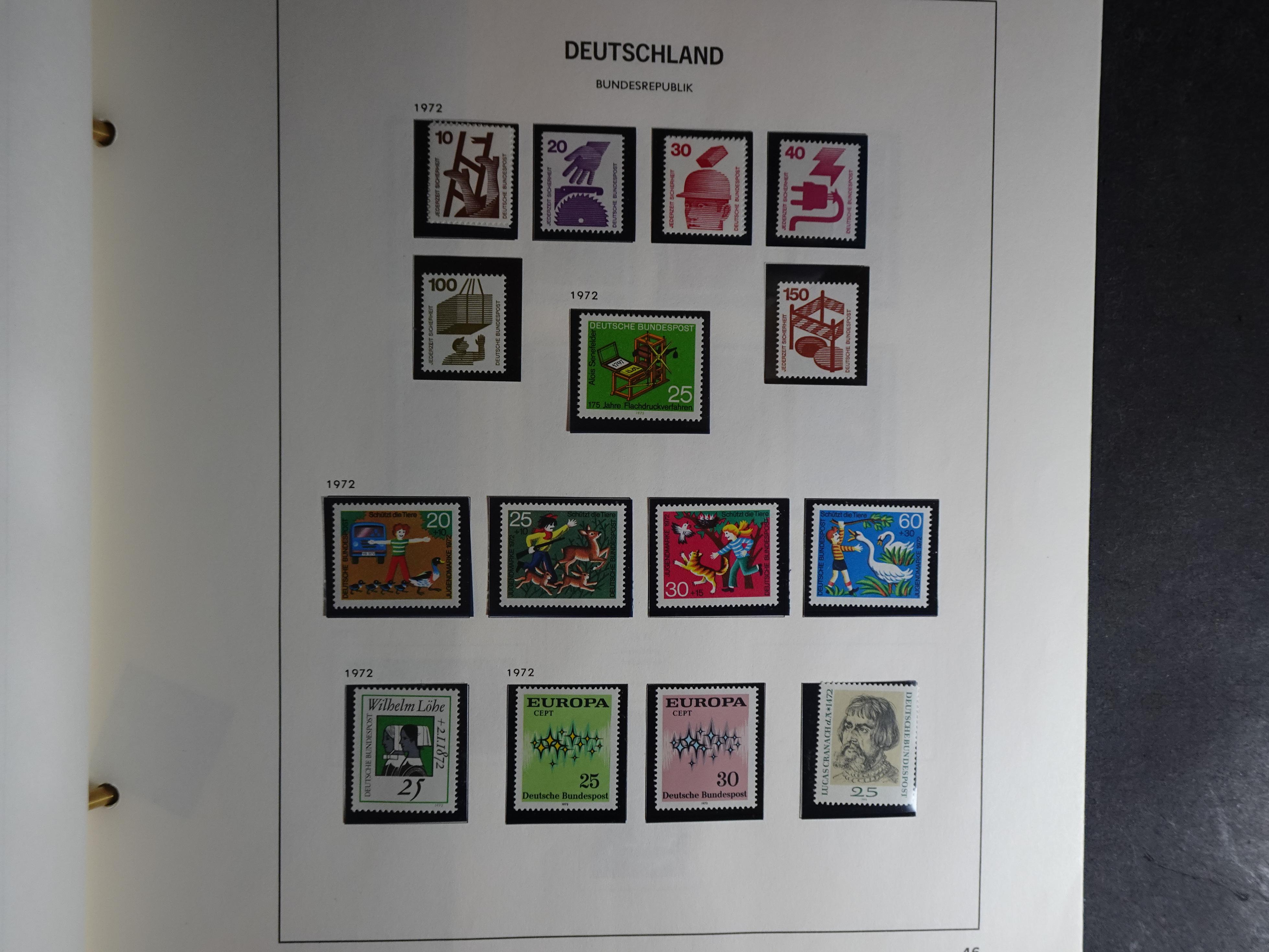 Verzameling vanaf 1949 in Davo album met prima begin periode onder andere Posthoornserie ongebruikt. 41