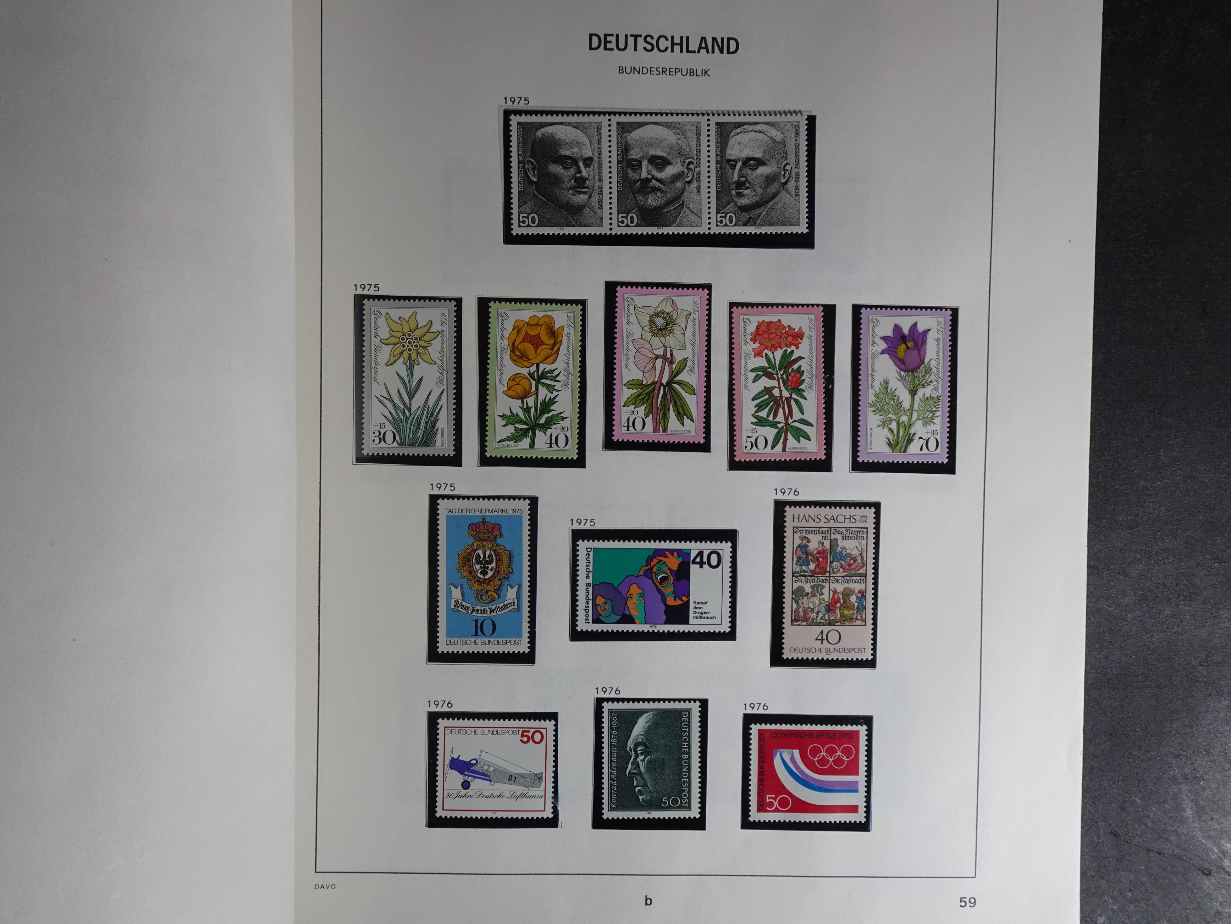 Verzameling vanaf 1949 in Davo album met prima begin periode onder andere Posthoornserie ongebruikt. 54