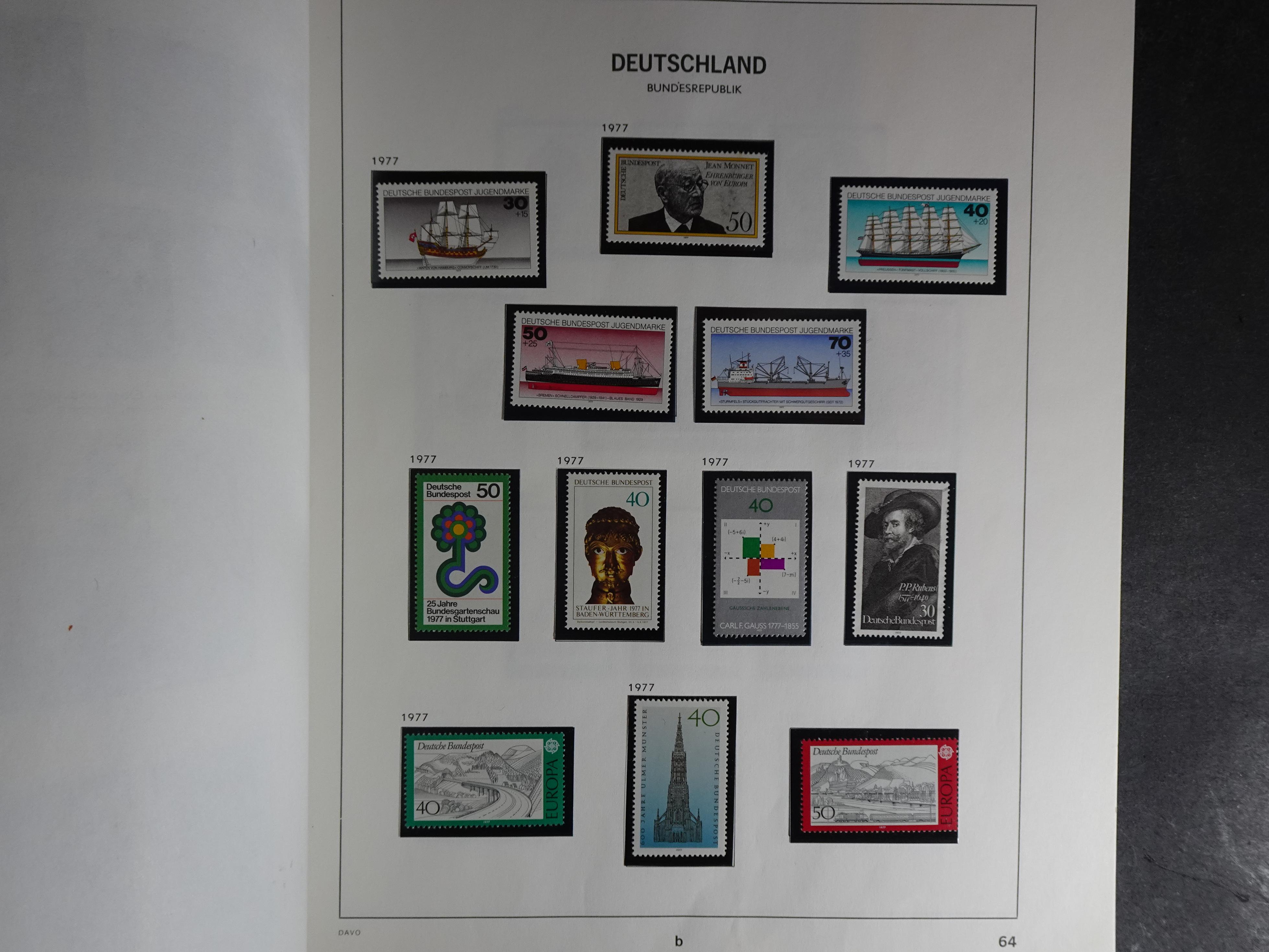 Verzameling vanaf 1949 in Davo album met prima begin periode onder andere Posthoornserie ongebruikt. 59