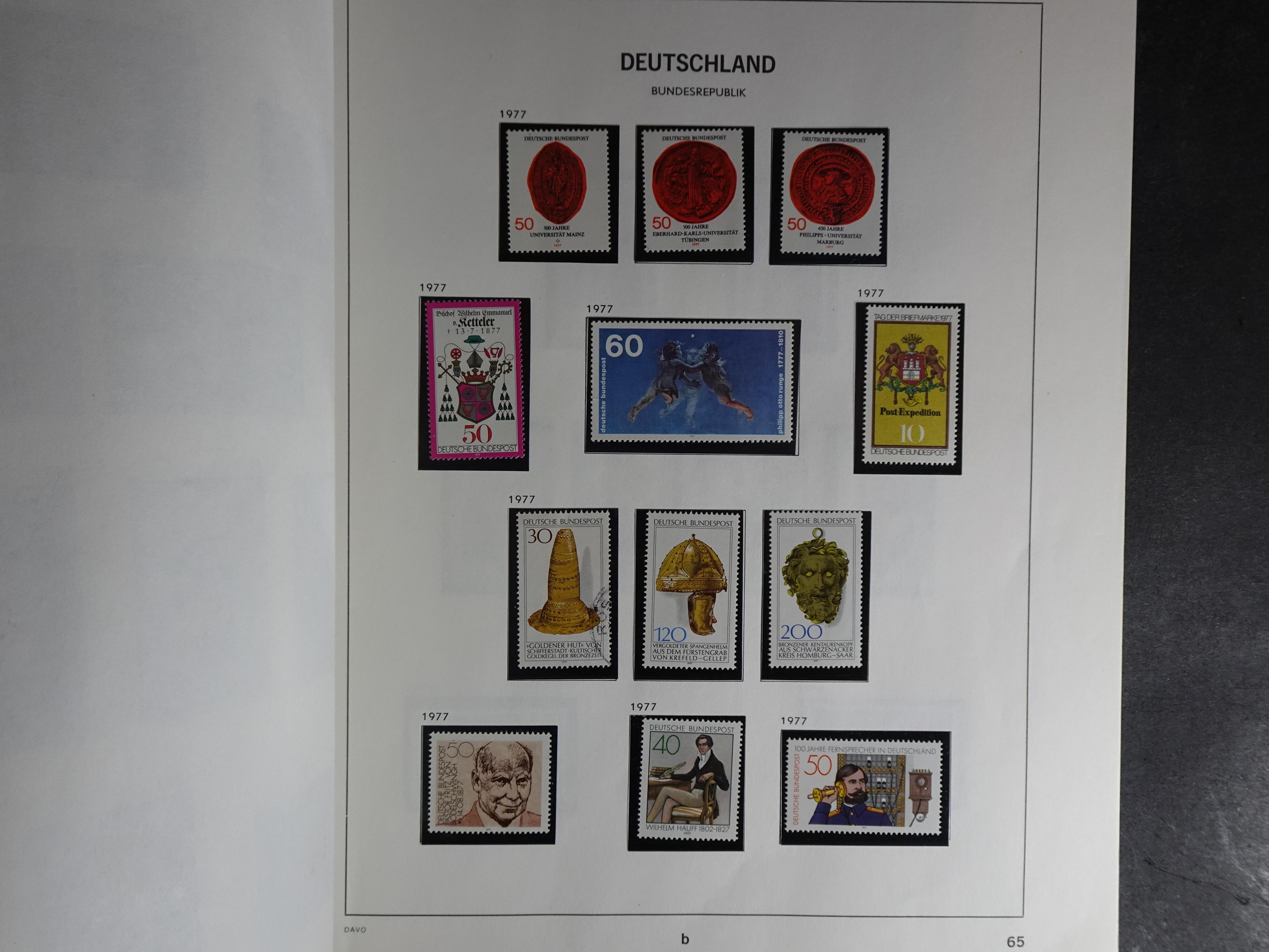 Verzameling vanaf 1949 in Davo album met prima begin periode onder andere Posthoornserie ongebruikt. 60