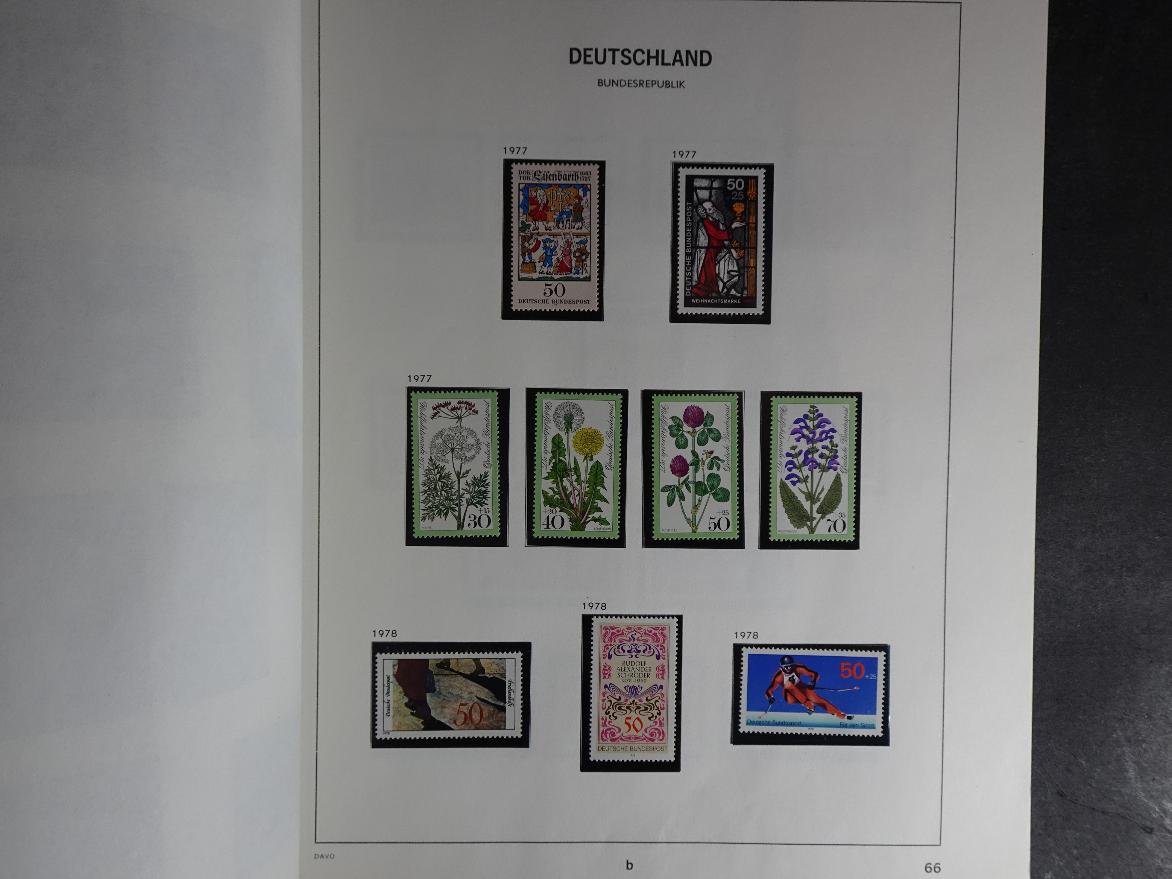 Verzameling vanaf 1949 in Davo album met prima begin periode onder andere Posthoornserie ongebruikt. 61