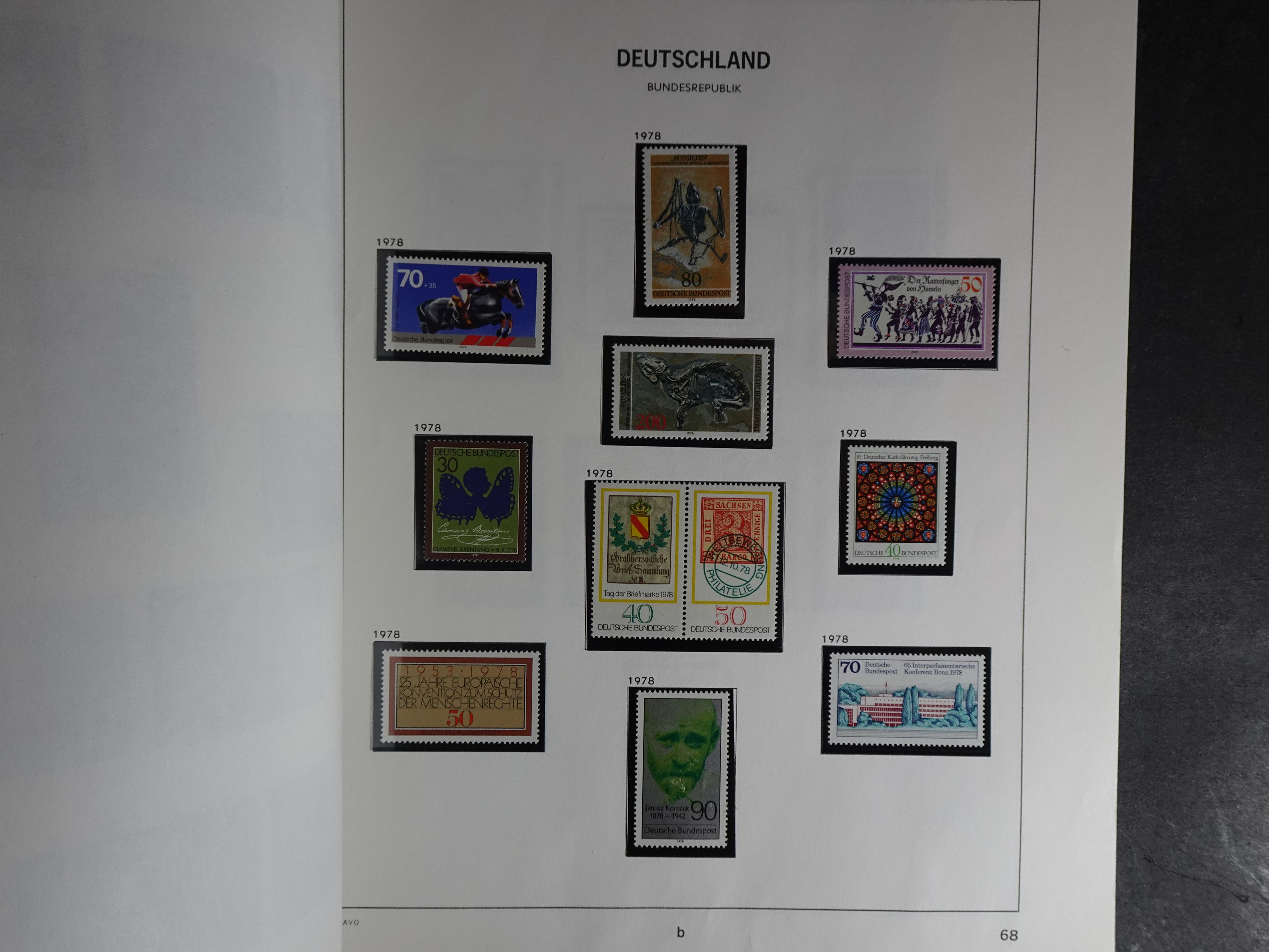 Verzameling vanaf 1949 in Davo album met prima begin periode onder andere Posthoornserie ongebruikt. 63