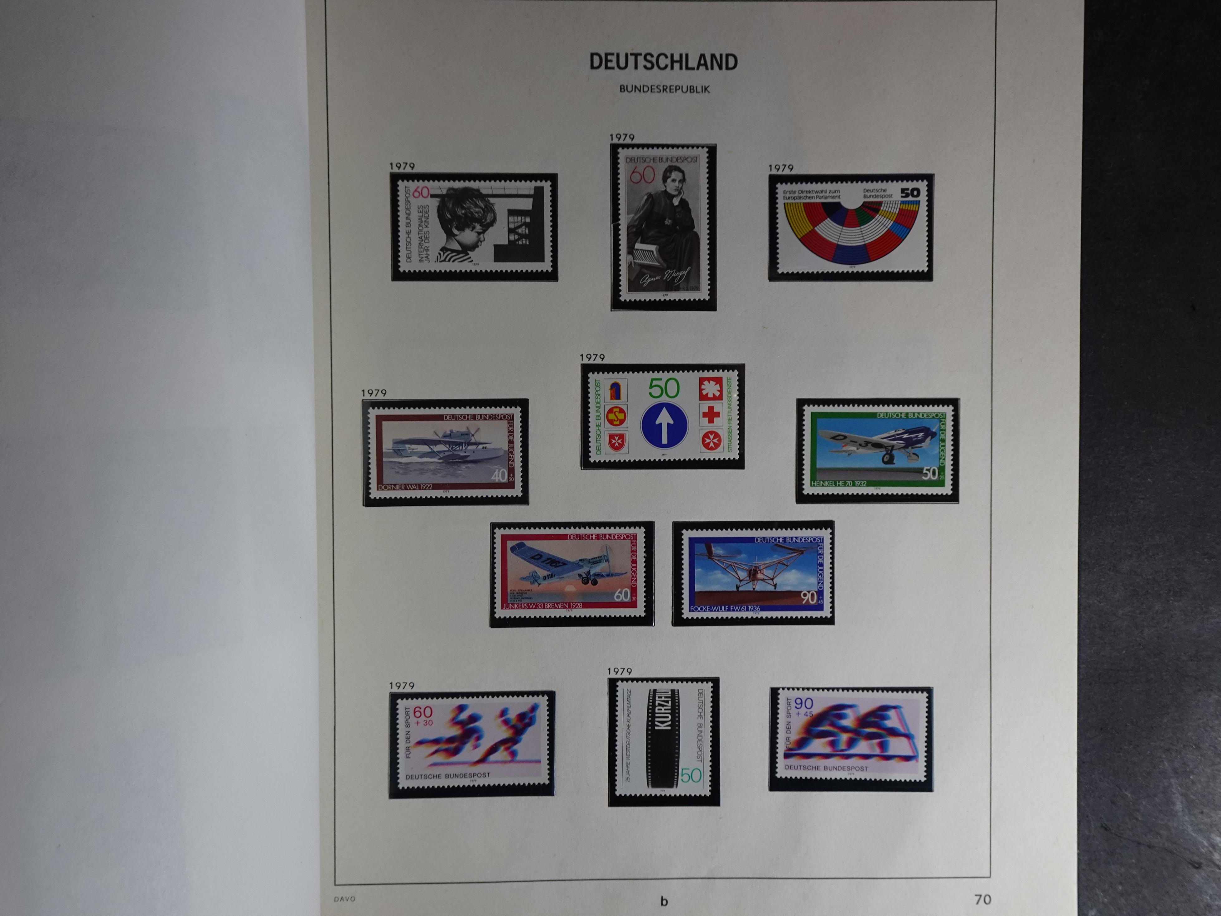 Verzameling vanaf 1949 in Davo album met prima begin periode onder andere Posthoornserie ongebruikt. 65