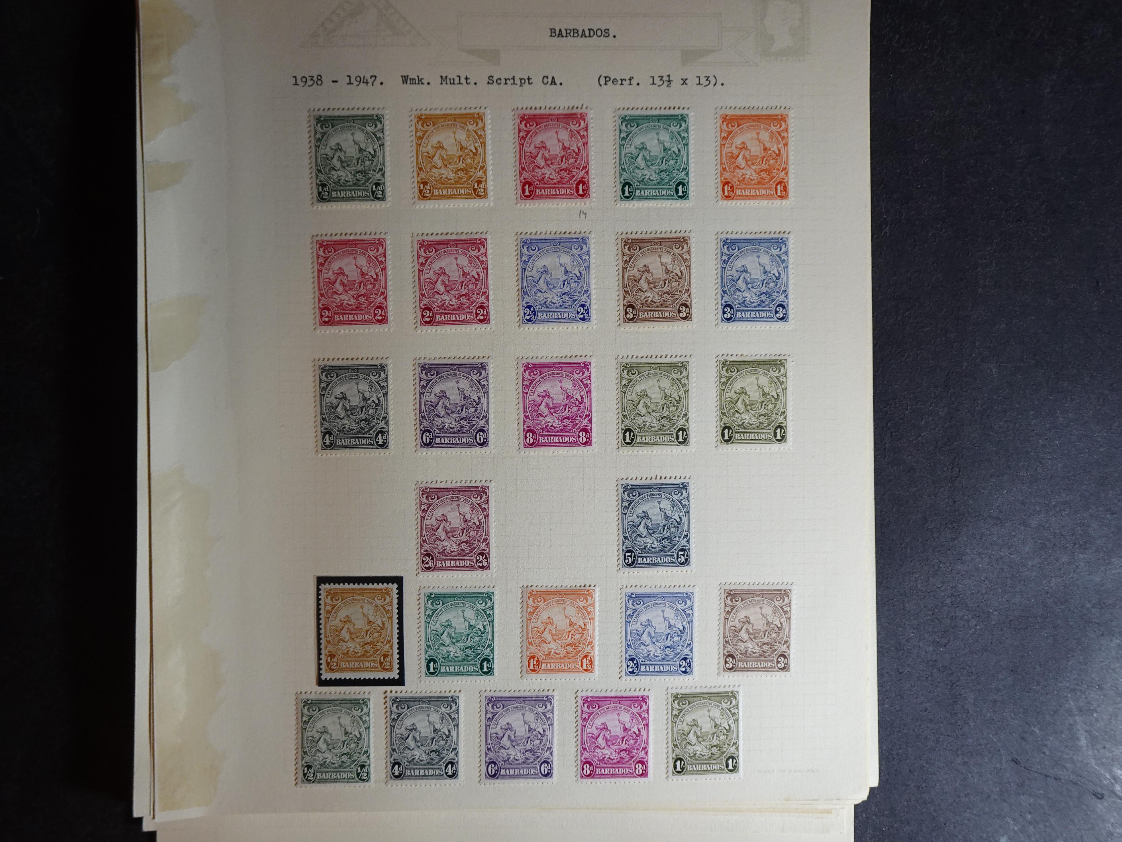 Verzameling 1882 - 1977 op blanco album bladen in Klemband. 11