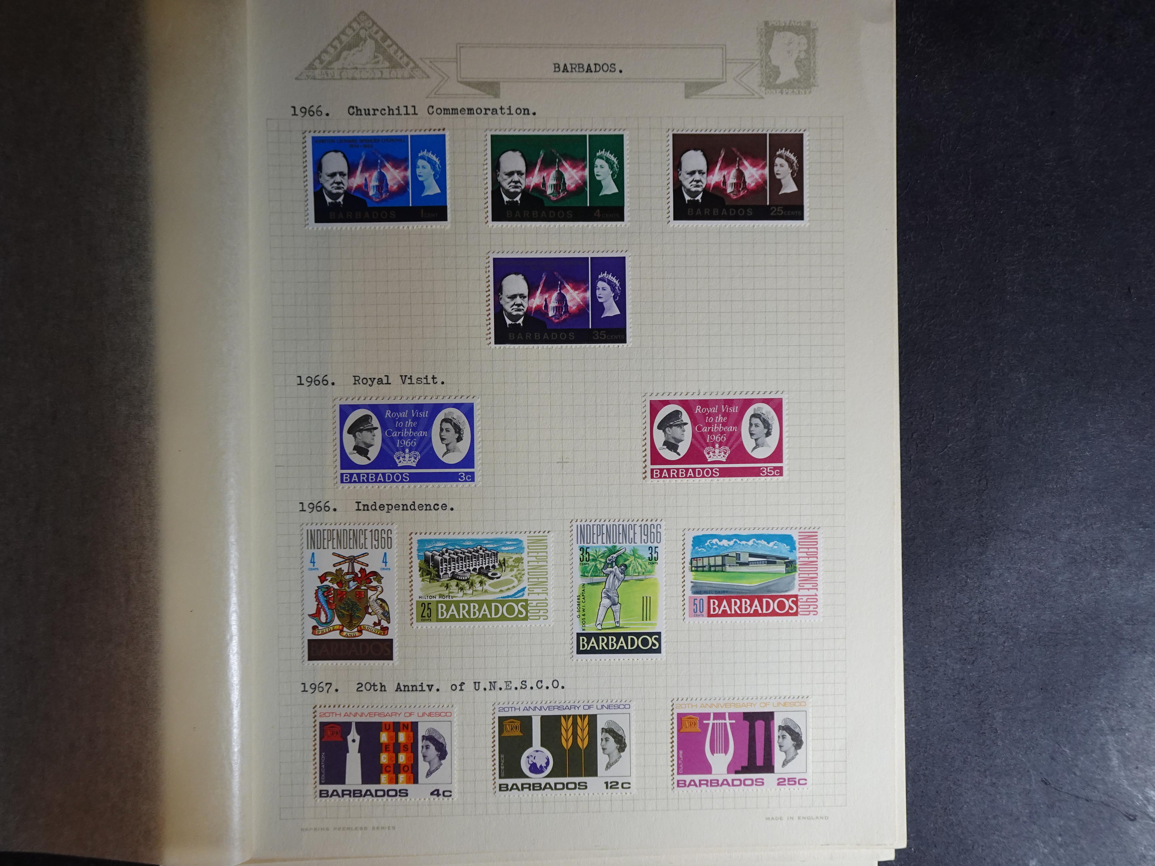 Verzameling 1882 - 1977 op blanco album bladen in Klemband. 20