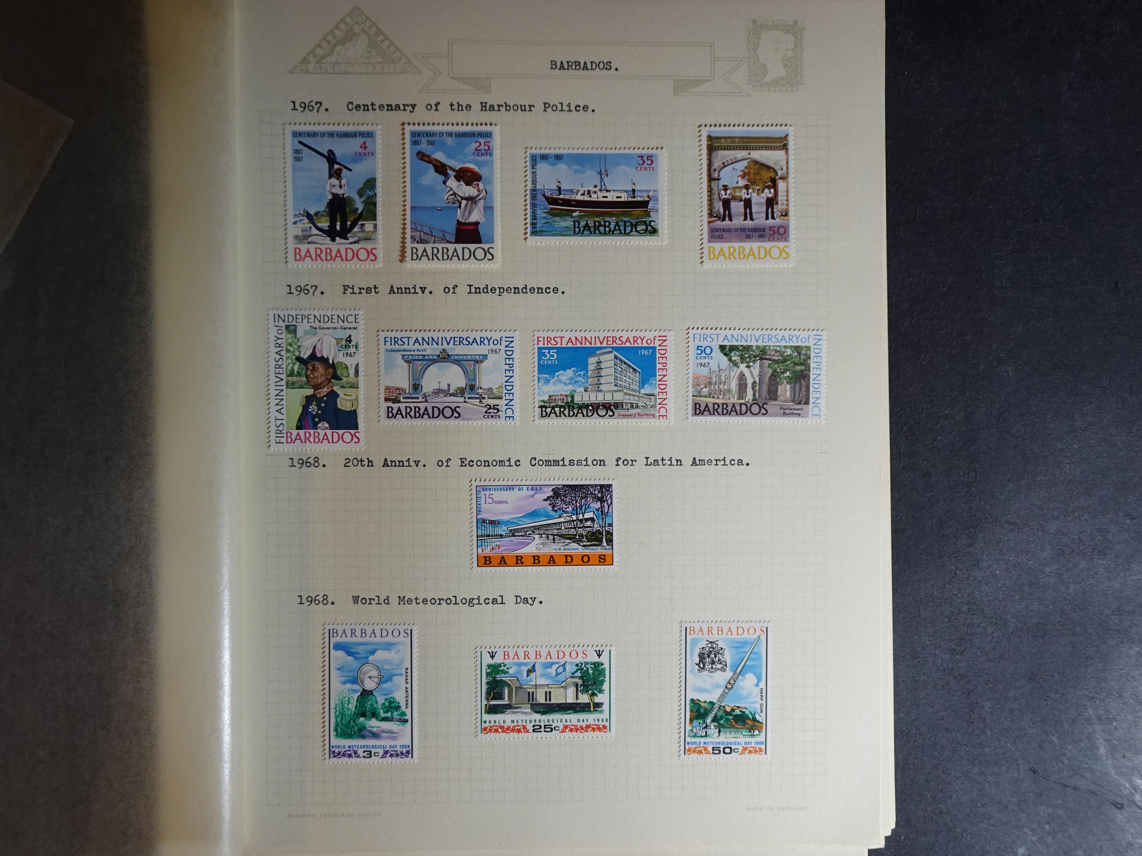 Verzameling 1882 - 1977 op blanco album bladen in Klemband. 21