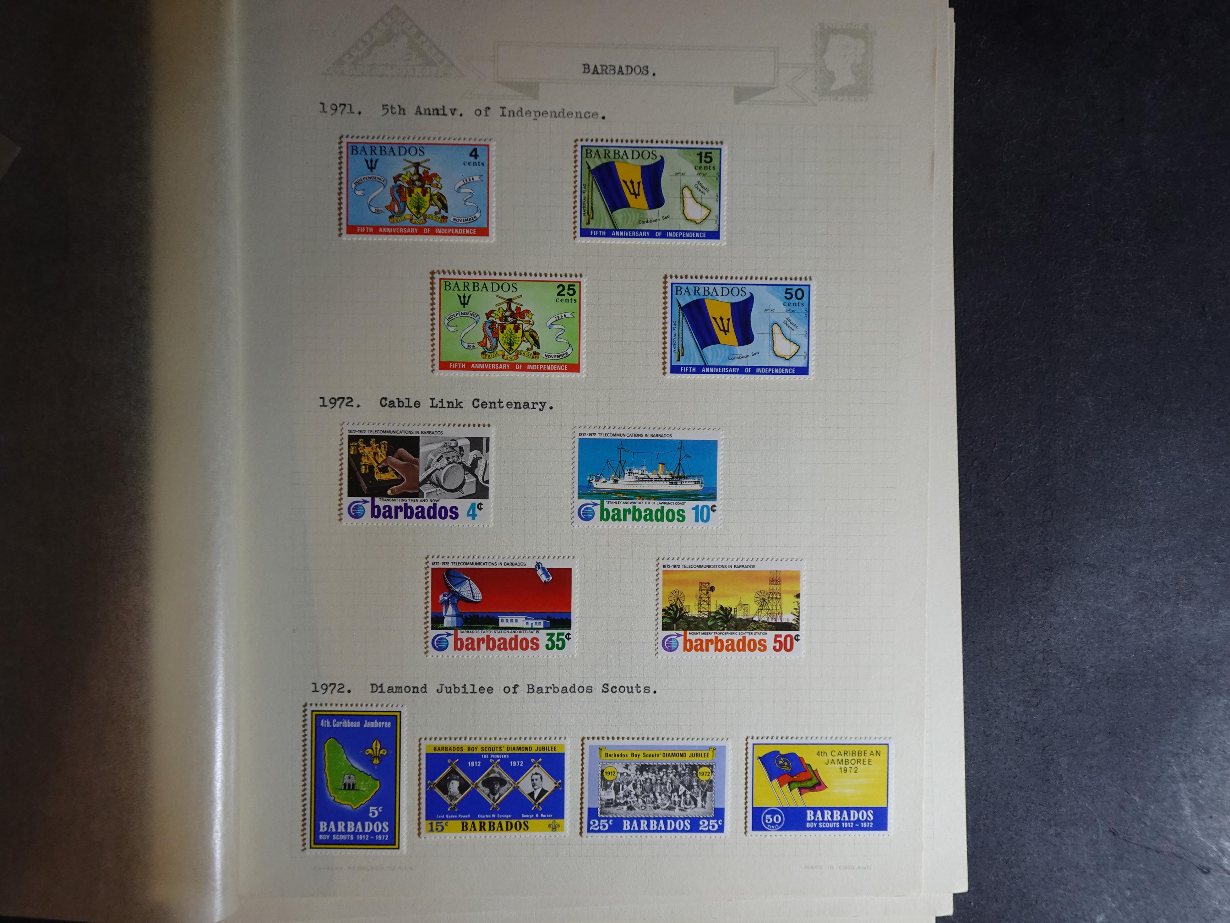 Verzameling 1882 - 1977 op blanco album bladen in Klemband. 27