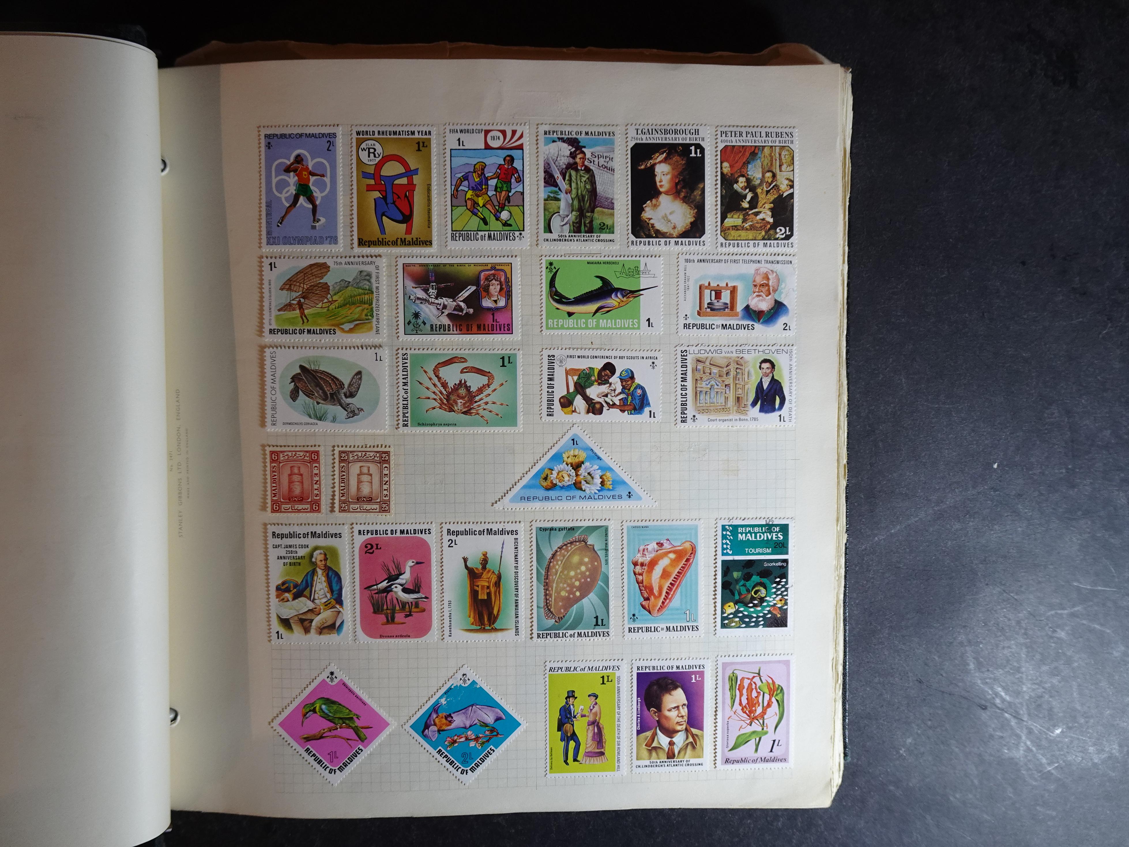 Verzameling op blanco album bladen letter M/P. Leuke koop met veel motief. 5