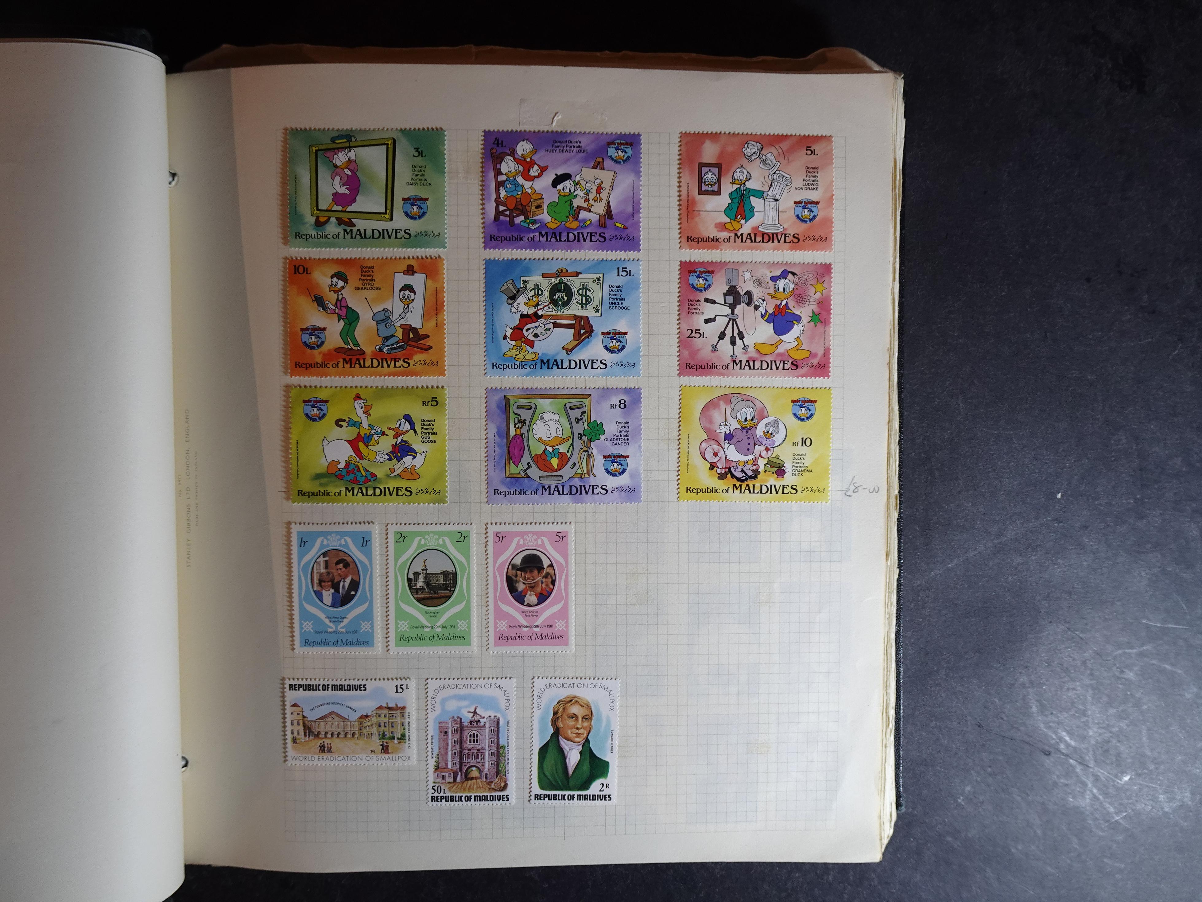 Verzameling op blanco album bladen letter M/P. Leuke koop met veel motief. 8