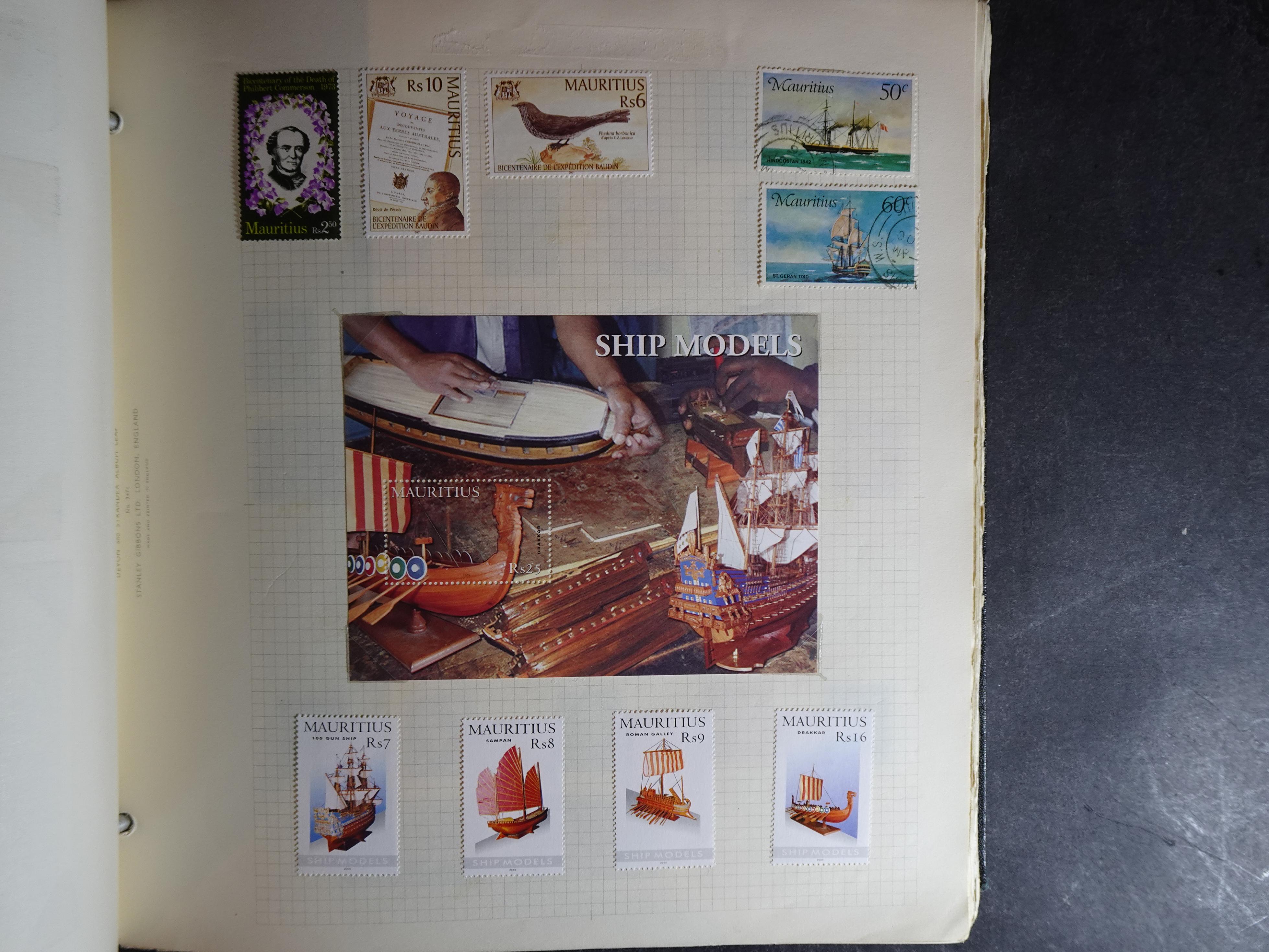 Verzameling op blanco album bladen letter M/P. Leuke koop met veel motief. 18