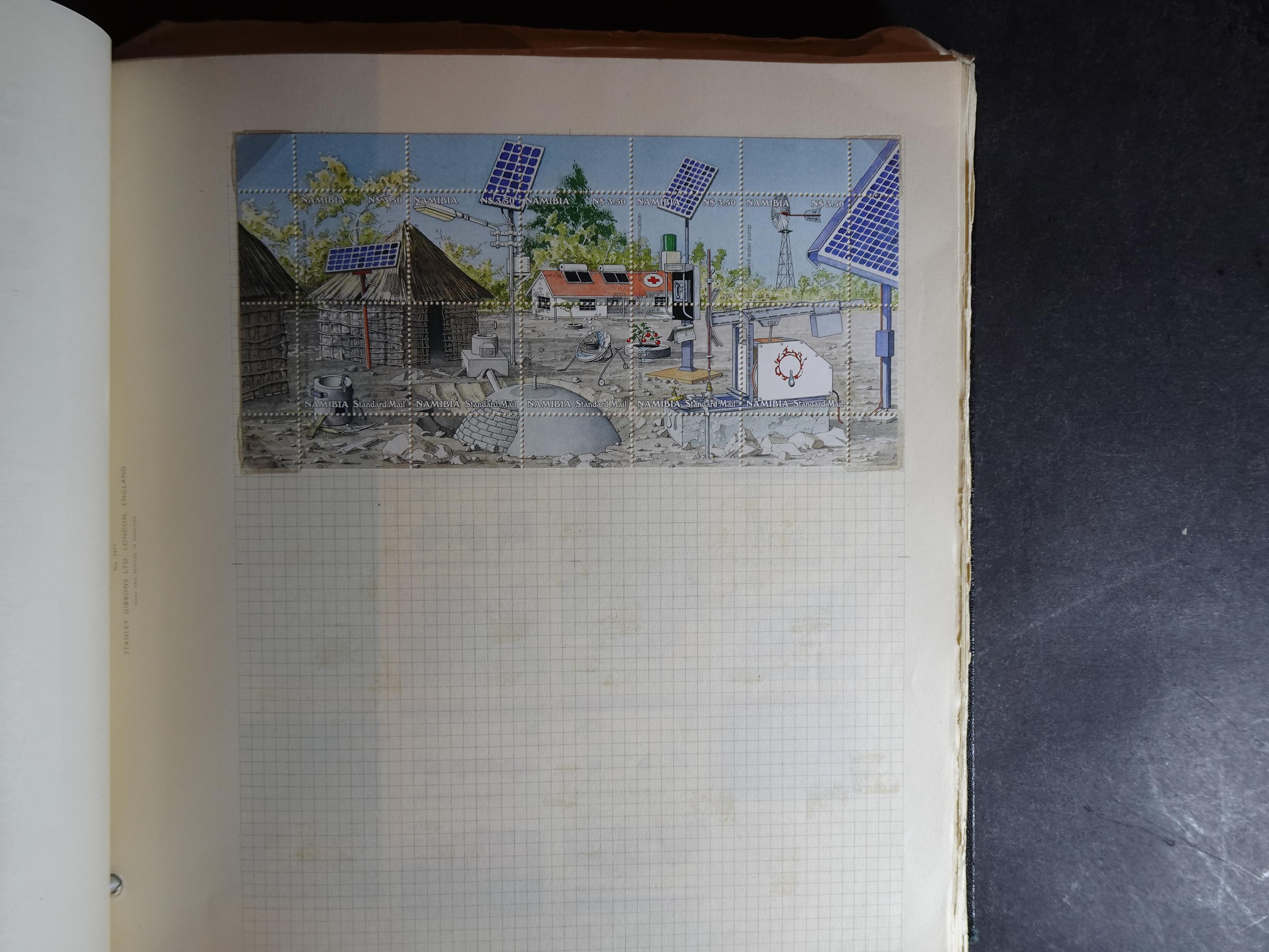 Verzameling op blanco album bladen letter M/P. Leuke koop met veel motief. 22