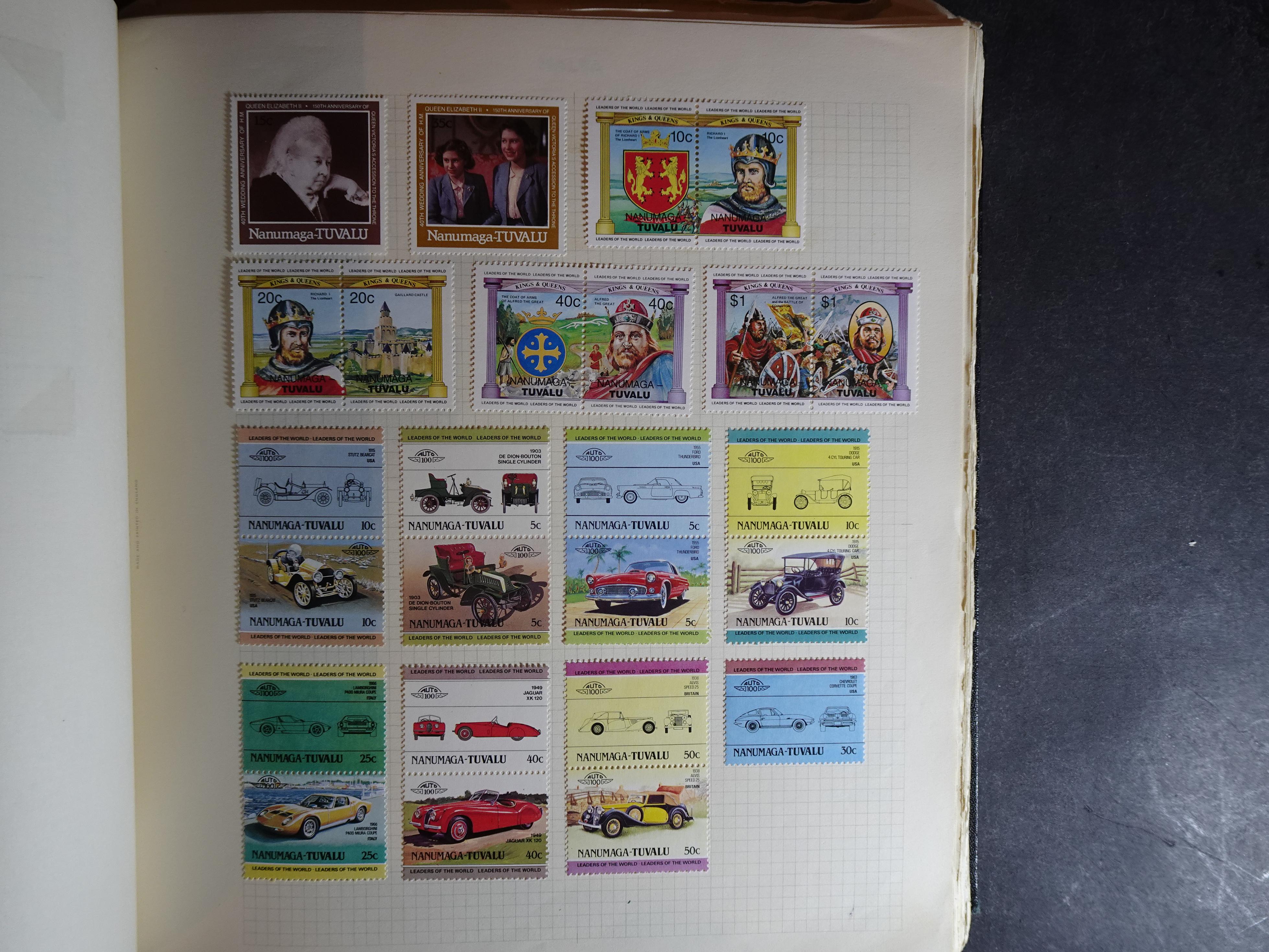 Verzameling op blanco album bladen letter M/P. Leuke koop met veel motief. 23