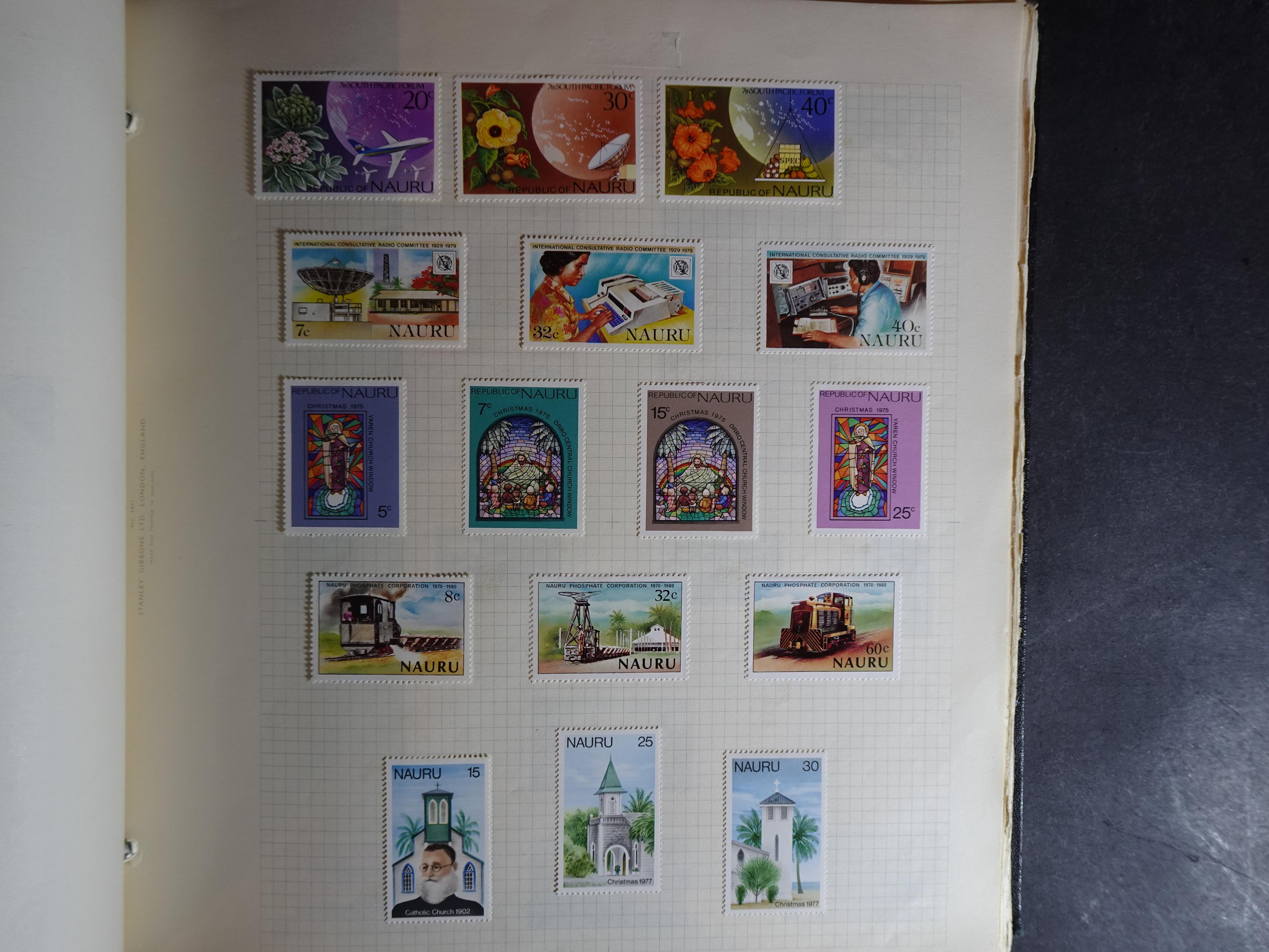 Verzameling op blanco album bladen letter M/P. Leuke koop met veel motief. 32