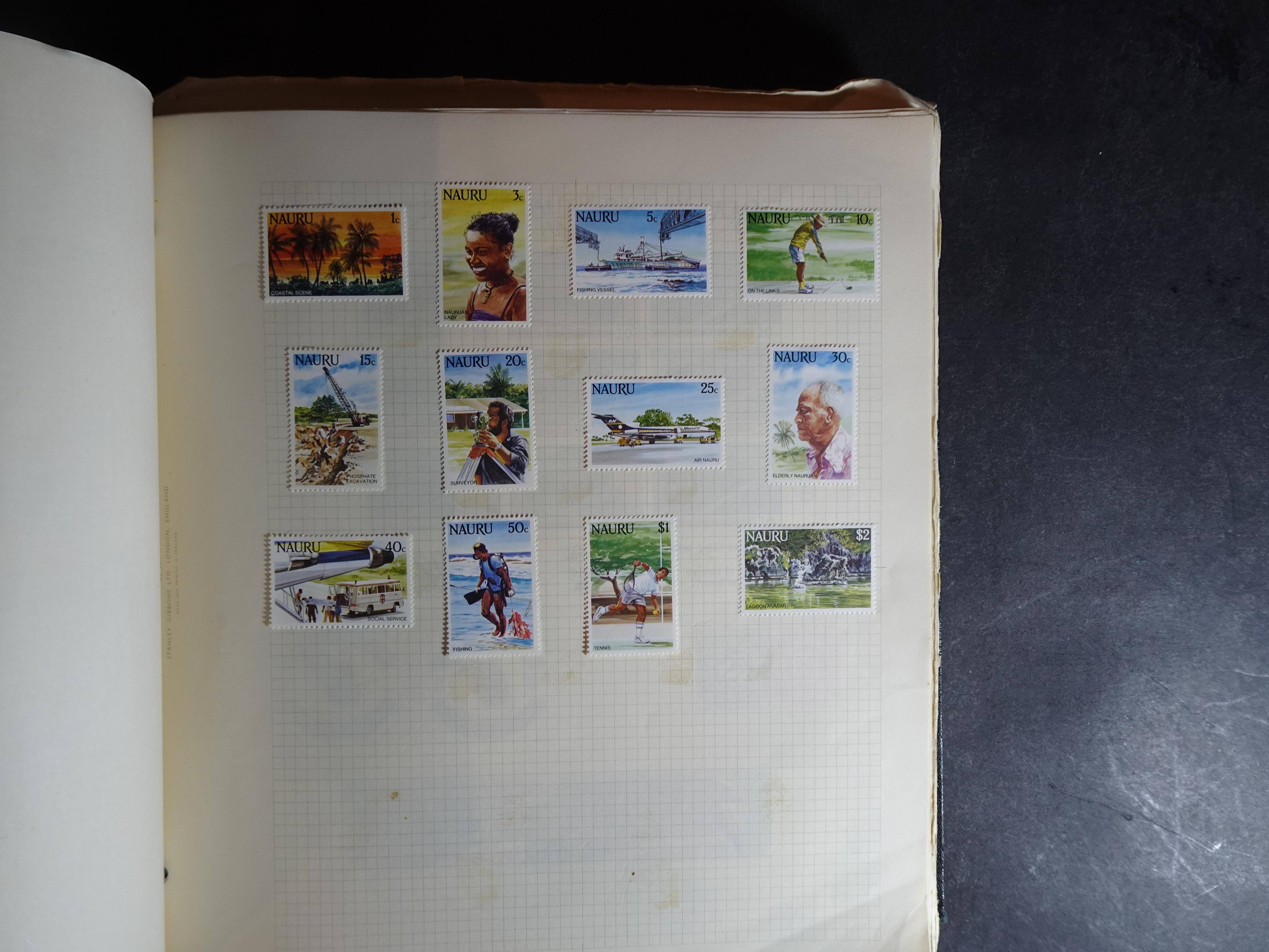 Verzameling op blanco album bladen letter M/P. Leuke koop met veel motief. 43