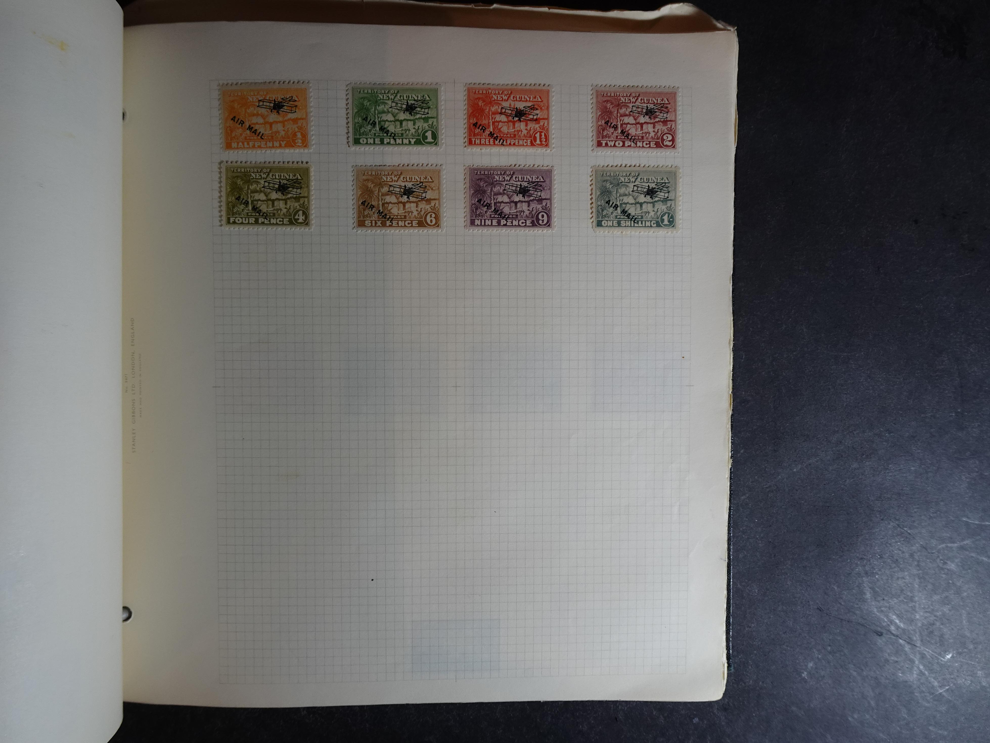 Verzameling op blanco album bladen letter M/P. Leuke koop met veel motief. 56