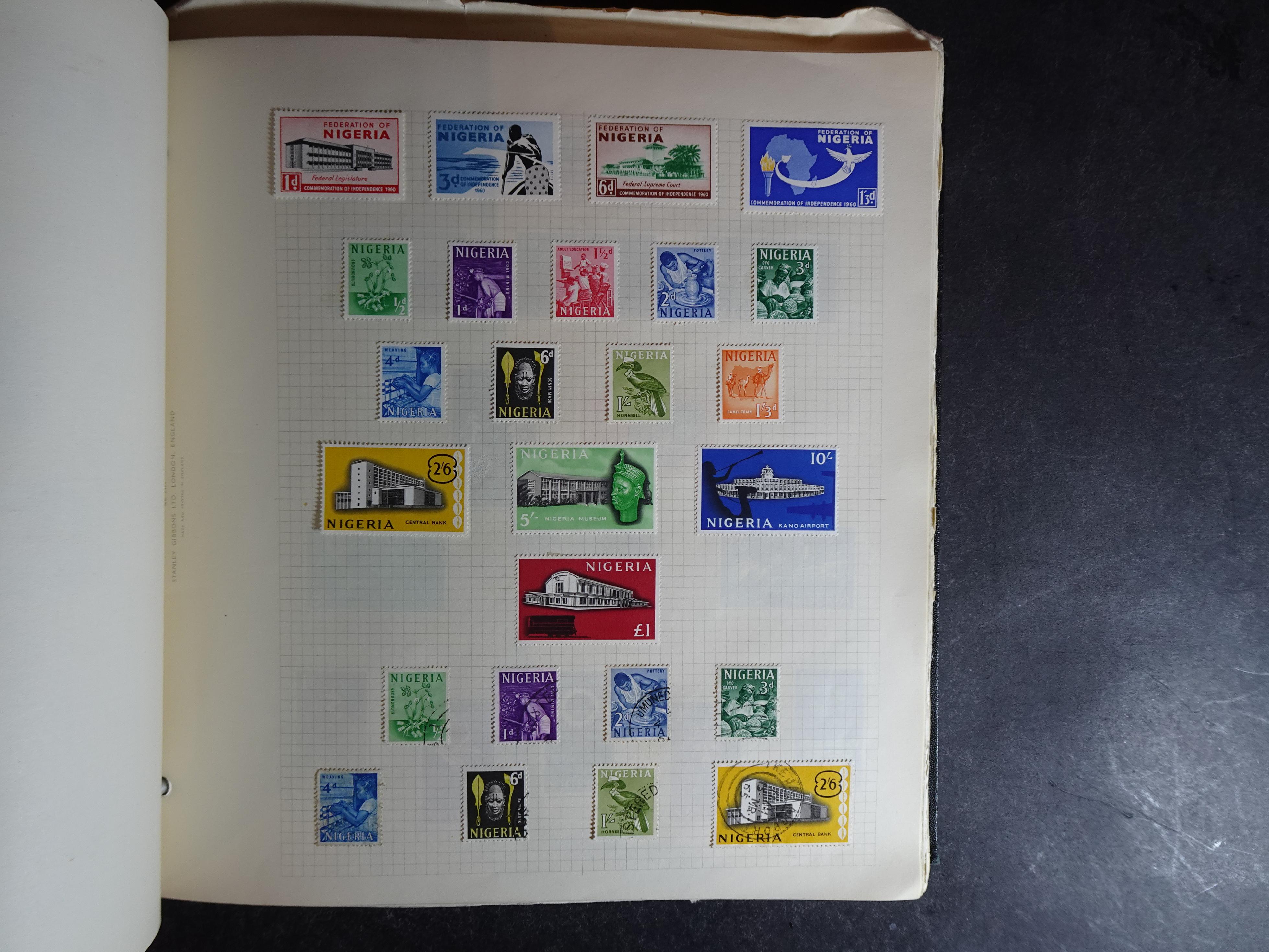 Verzameling op blanco album bladen letter M/P. Leuke koop met veel motief. 72