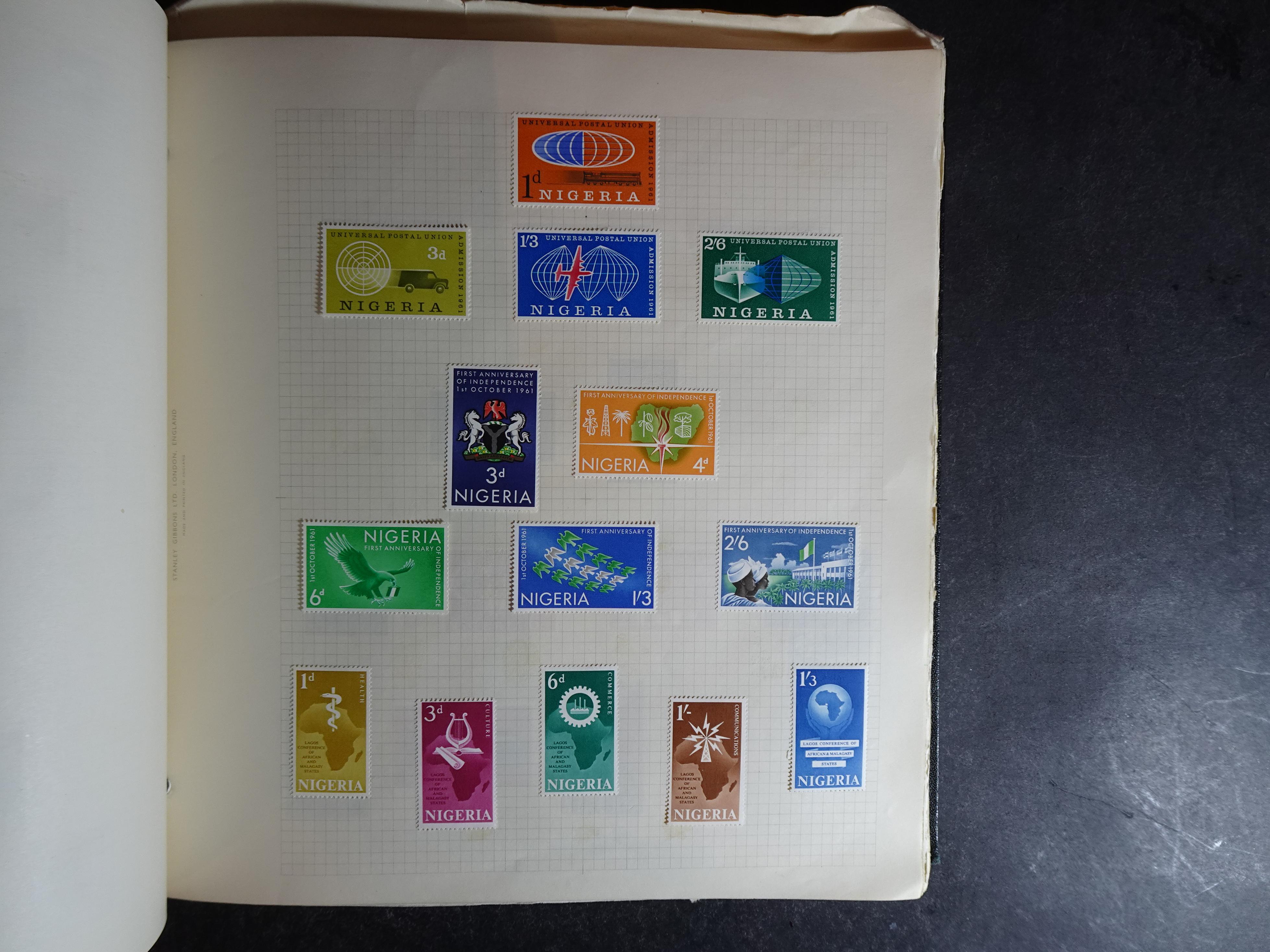 Verzameling op blanco album bladen letter M/P. Leuke koop met veel motief. 73