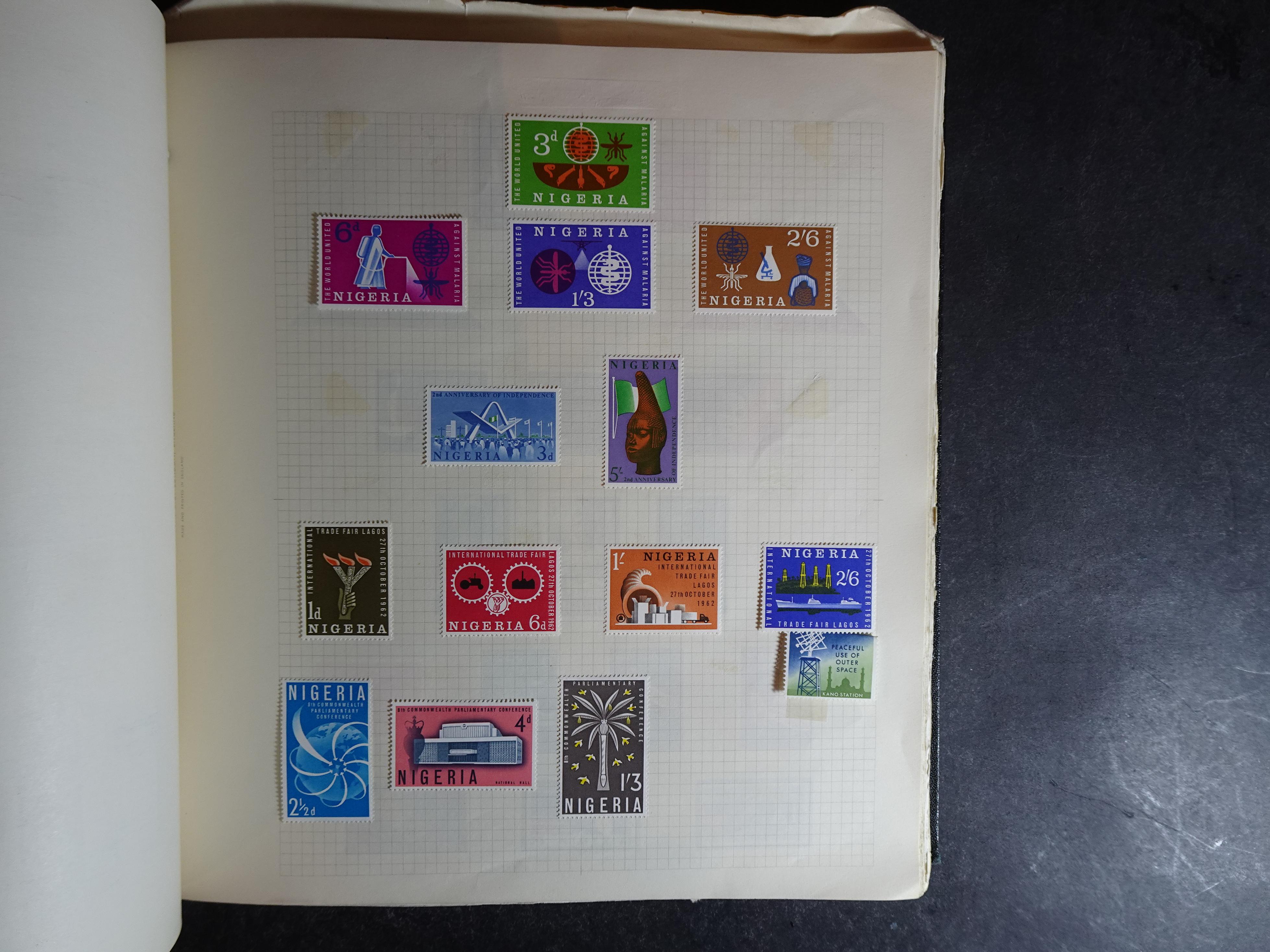 Verzameling op blanco album bladen letter M/P. Leuke koop met veel motief. 74