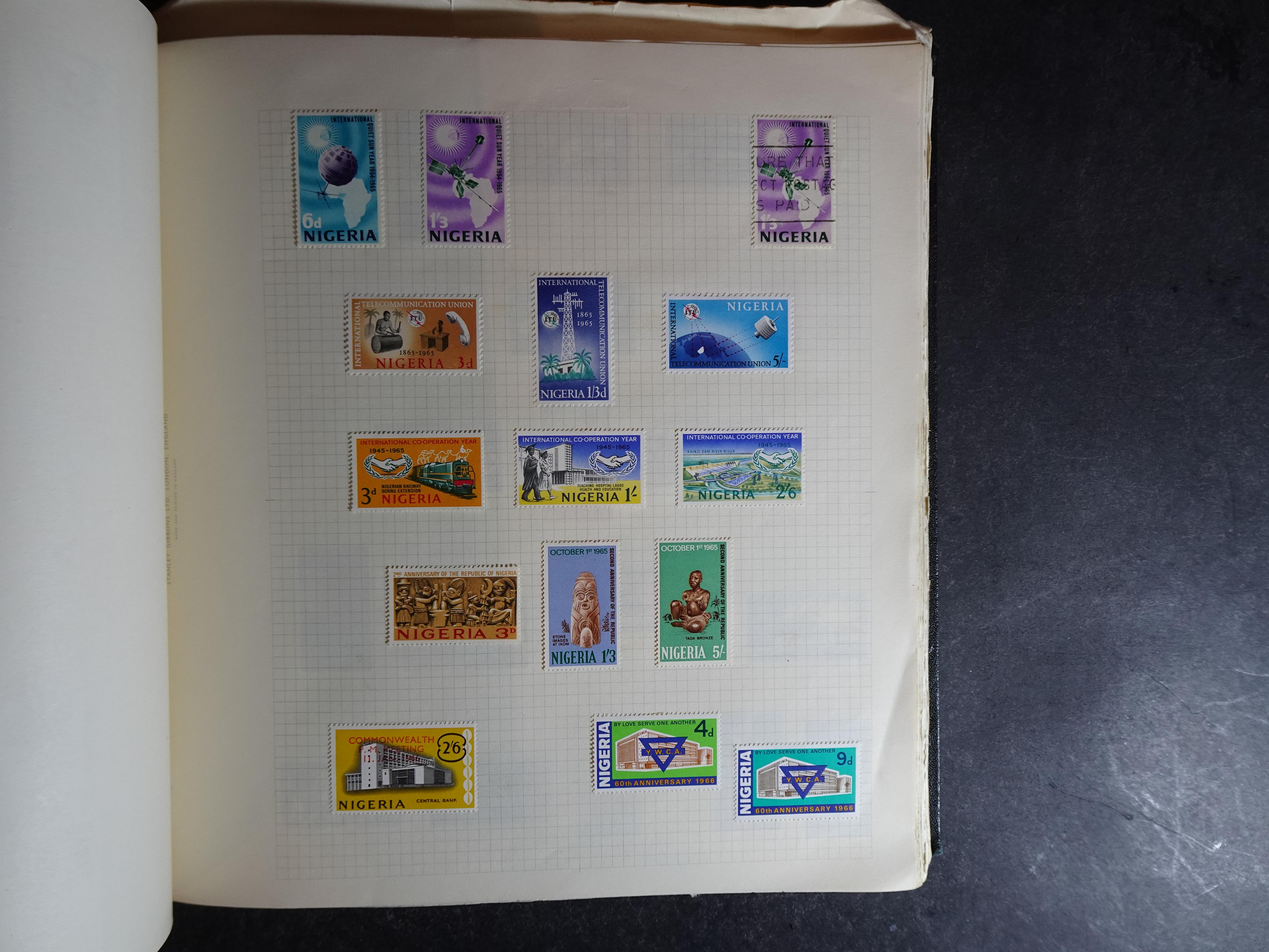 Verzameling op blanco album bladen letter M/P. Leuke koop met veel motief. 77