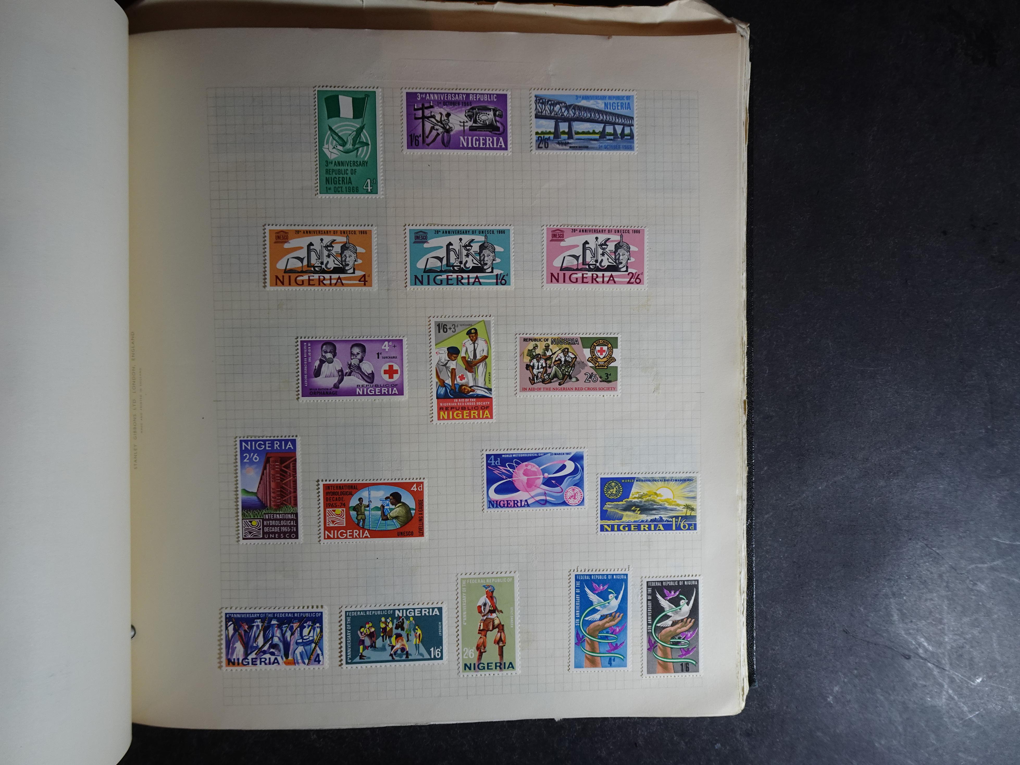 Verzameling op blanco album bladen letter M/P. Leuke koop met veel motief. 78