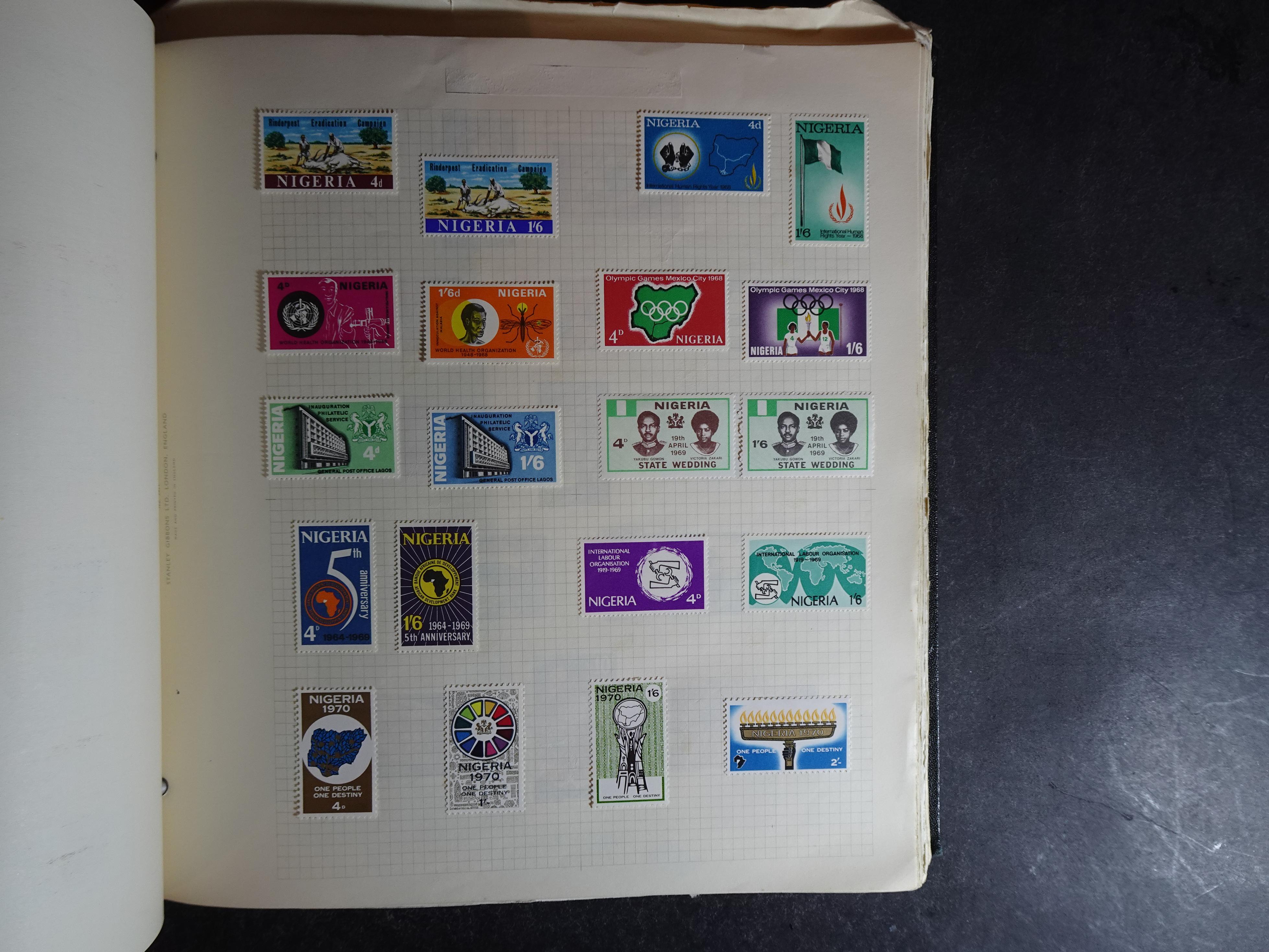 Verzameling op blanco album bladen letter M/P. Leuke koop met veel motief. 79