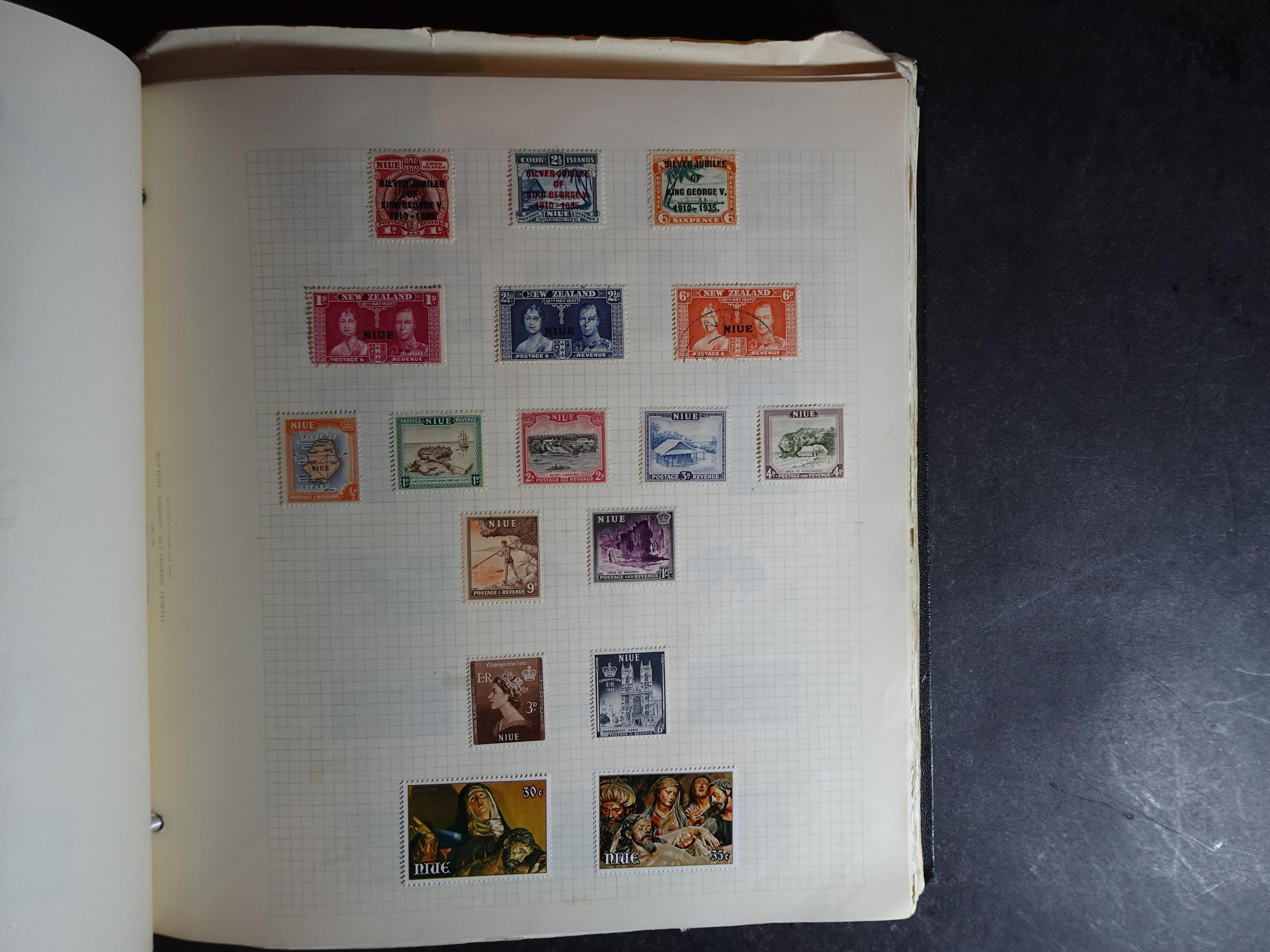 Verzameling op blanco album bladen letter M/P. Leuke koop met veel motief. 89