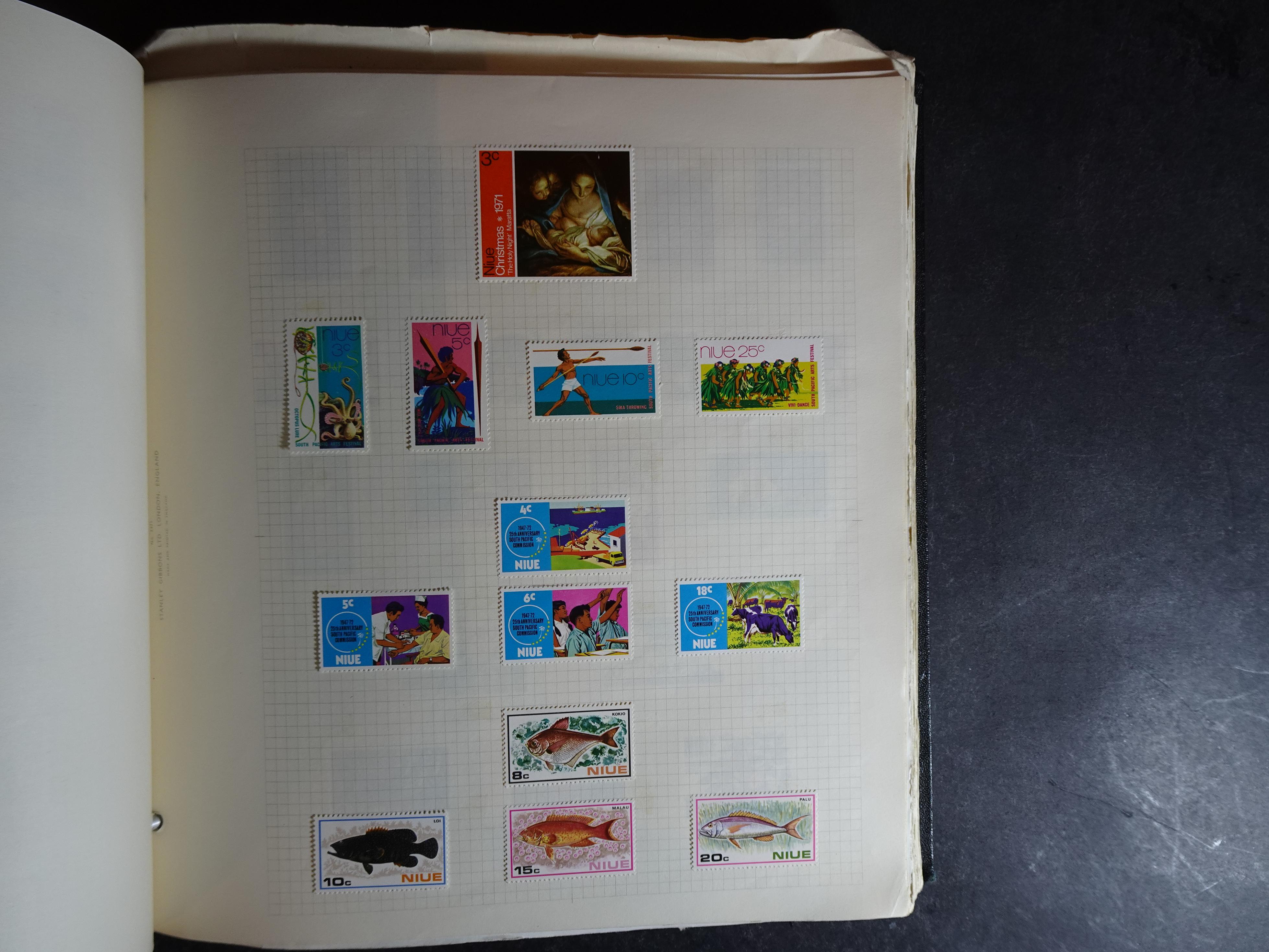 Verzameling op blanco album bladen letter M/P. Leuke koop met veel motief. 91