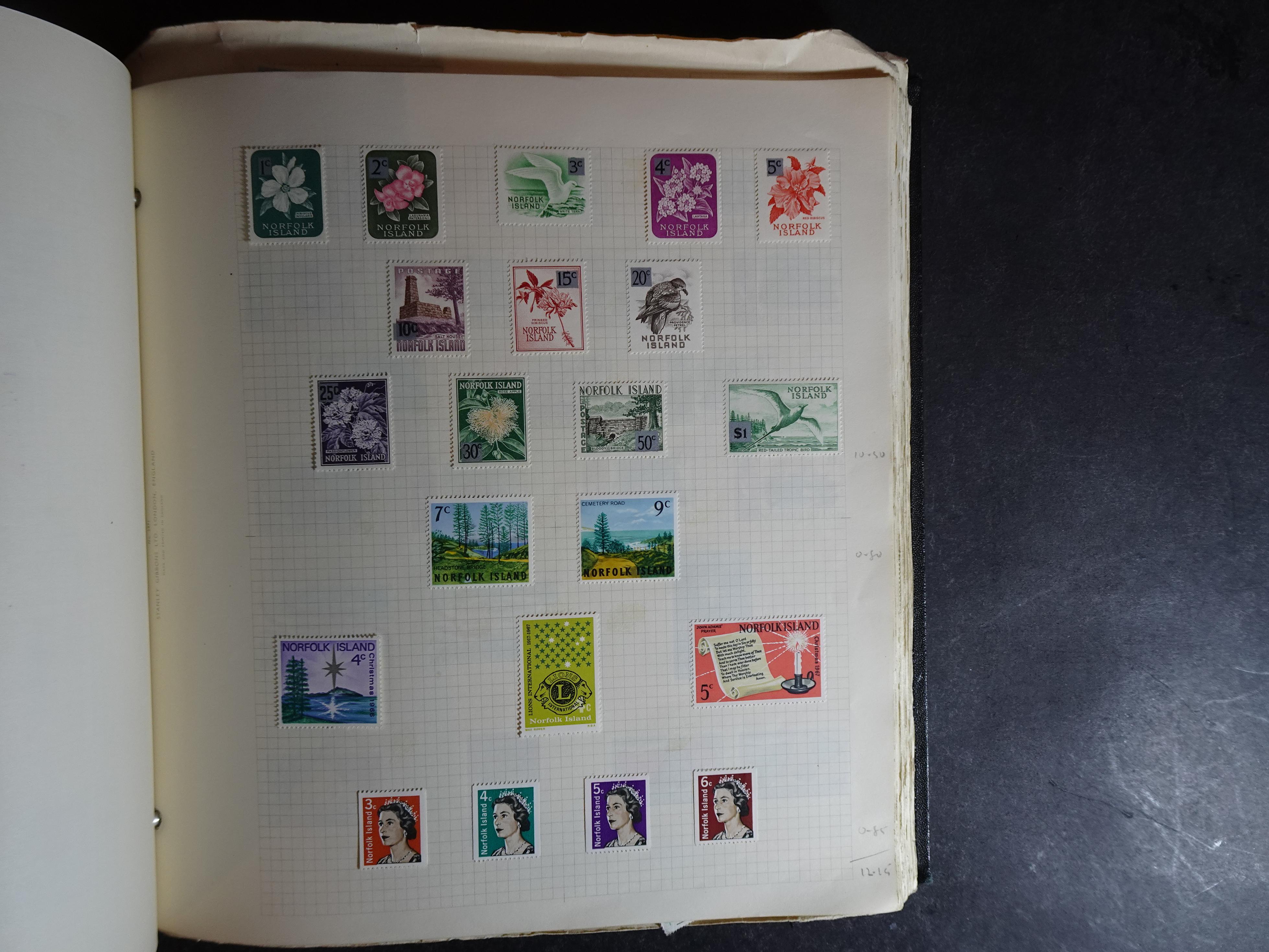 Verzameling op blanco album bladen letter M/P. Leuke koop met veel motief. 104