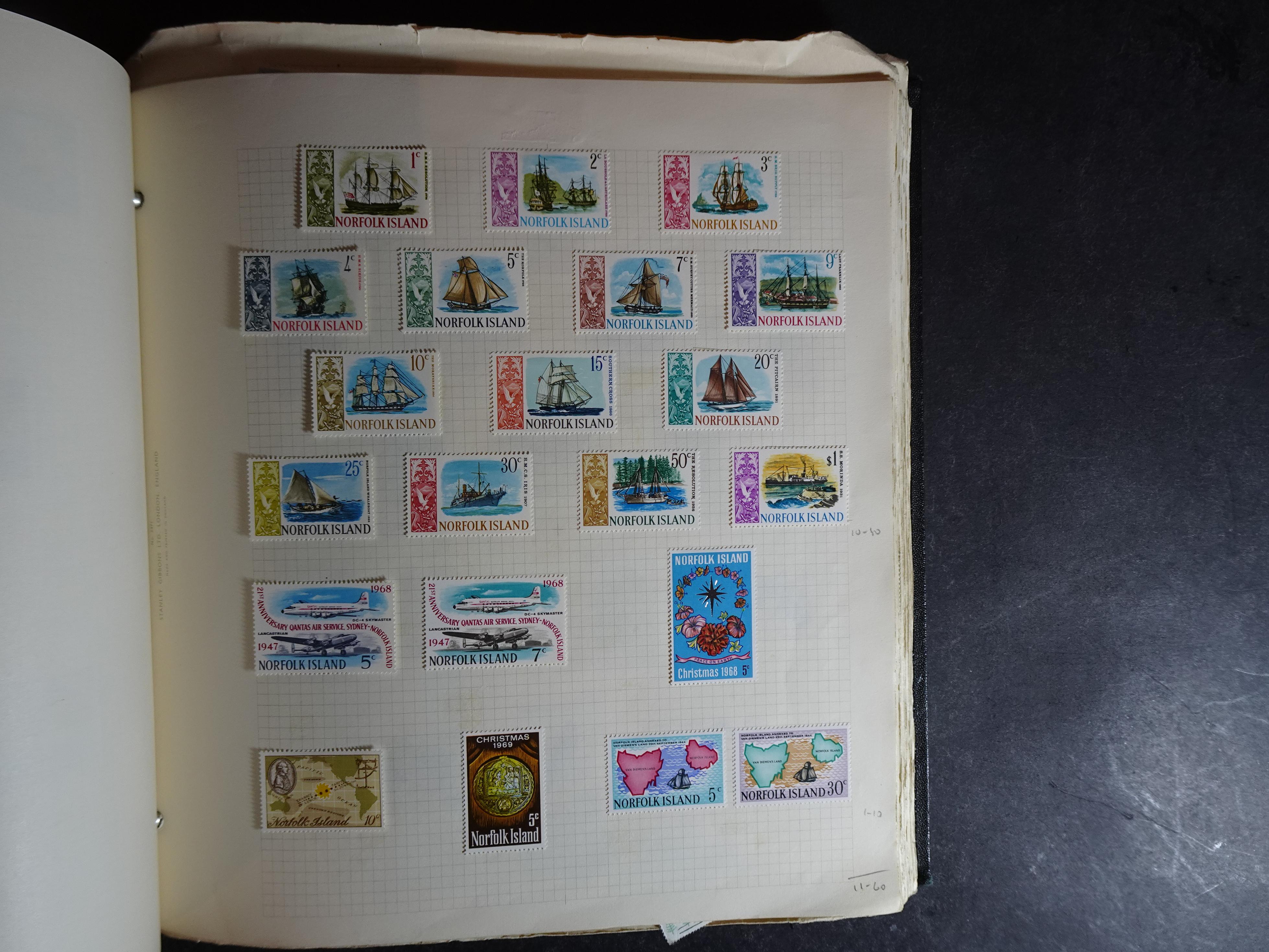 Verzameling op blanco album bladen letter M/P. Leuke koop met veel motief. 105