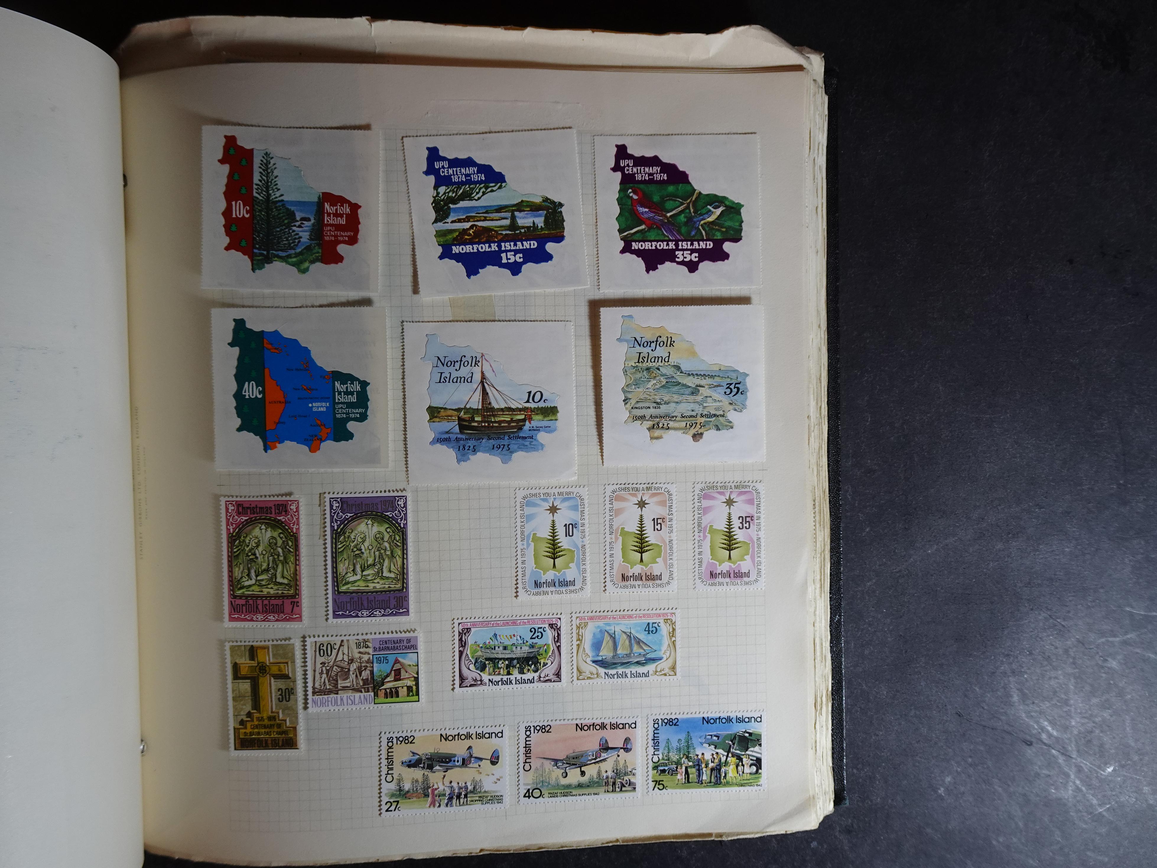Verzameling op blanco album bladen letter M/P. Leuke koop met veel motief. 109