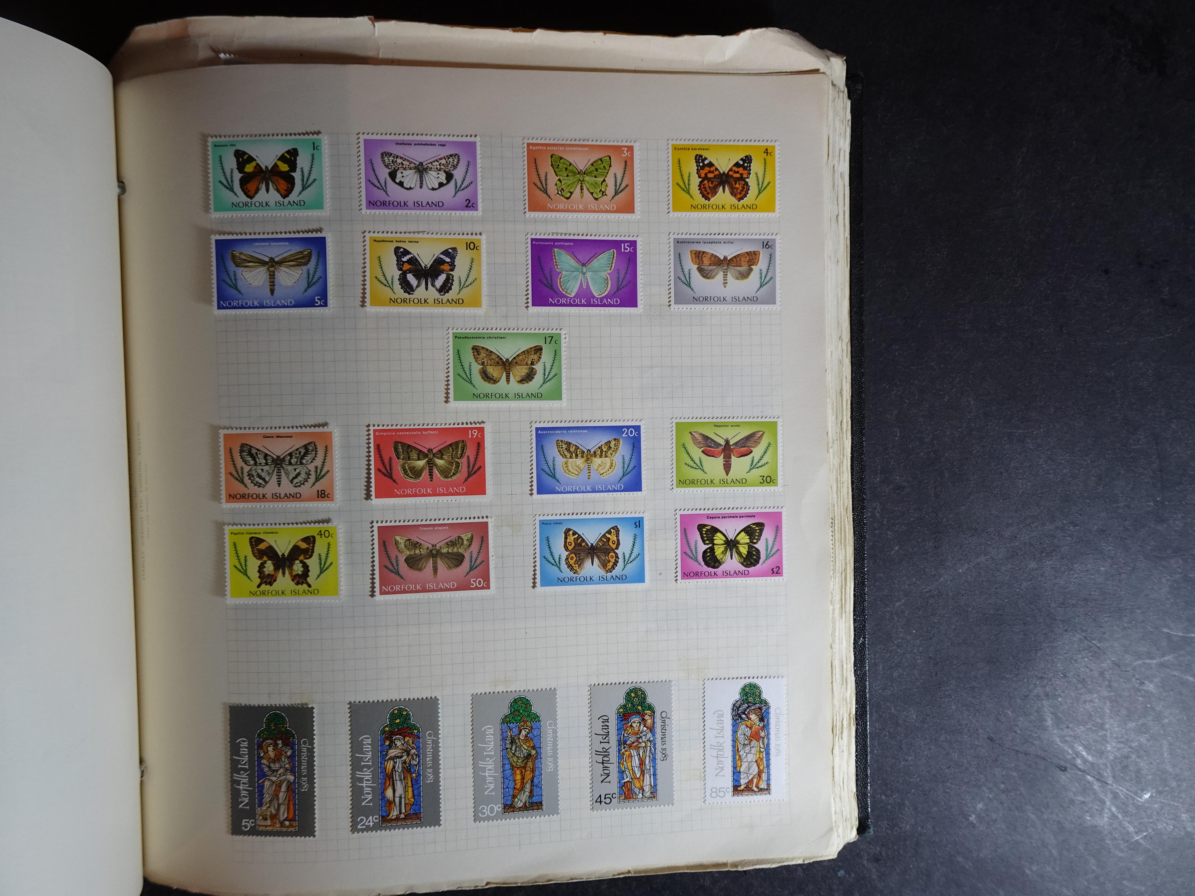 Verzameling op blanco album bladen letter M/P. Leuke koop met veel motief. 113