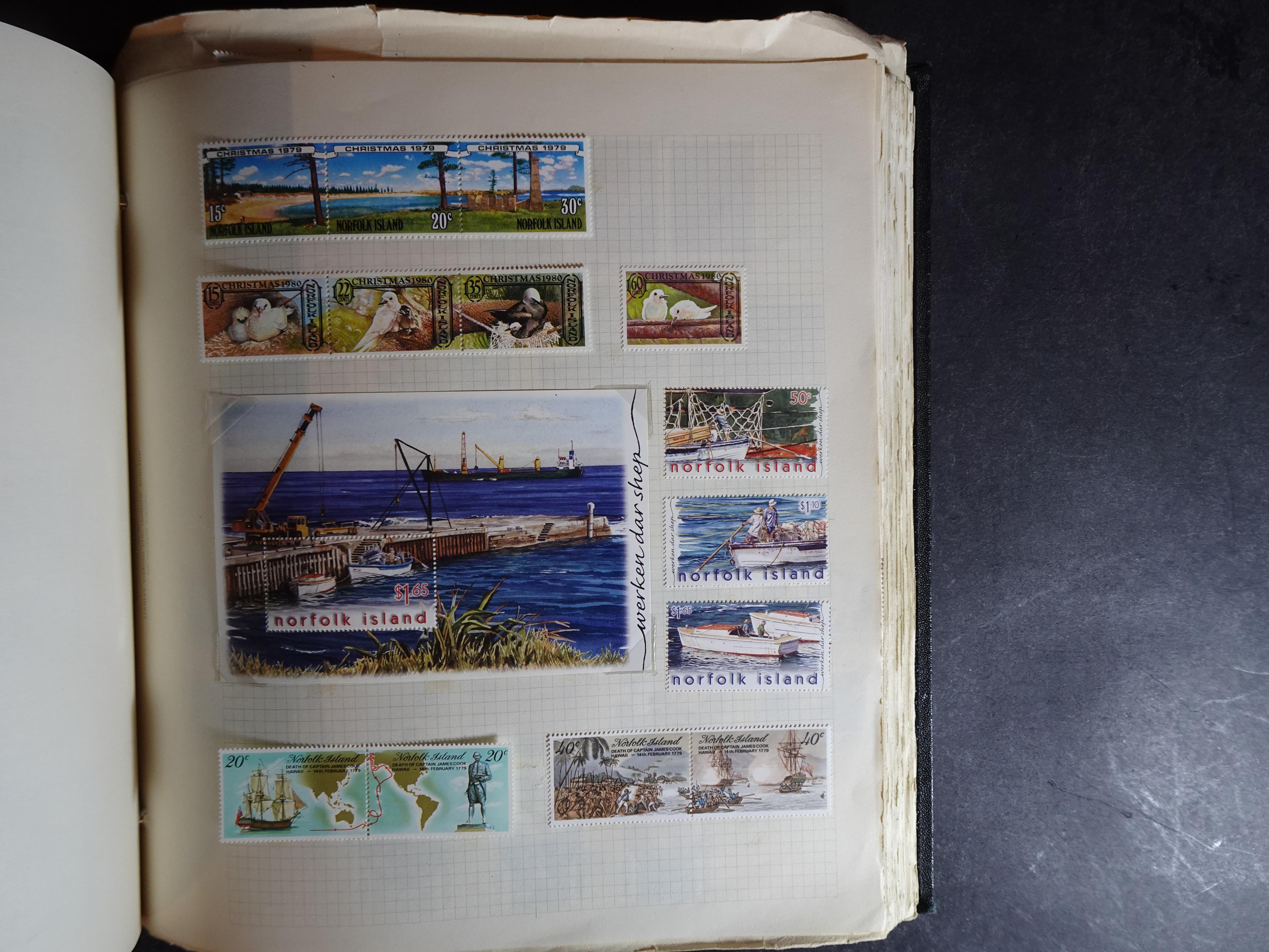 Verzameling op blanco album bladen letter M/P. Leuke koop met veel motief. 114