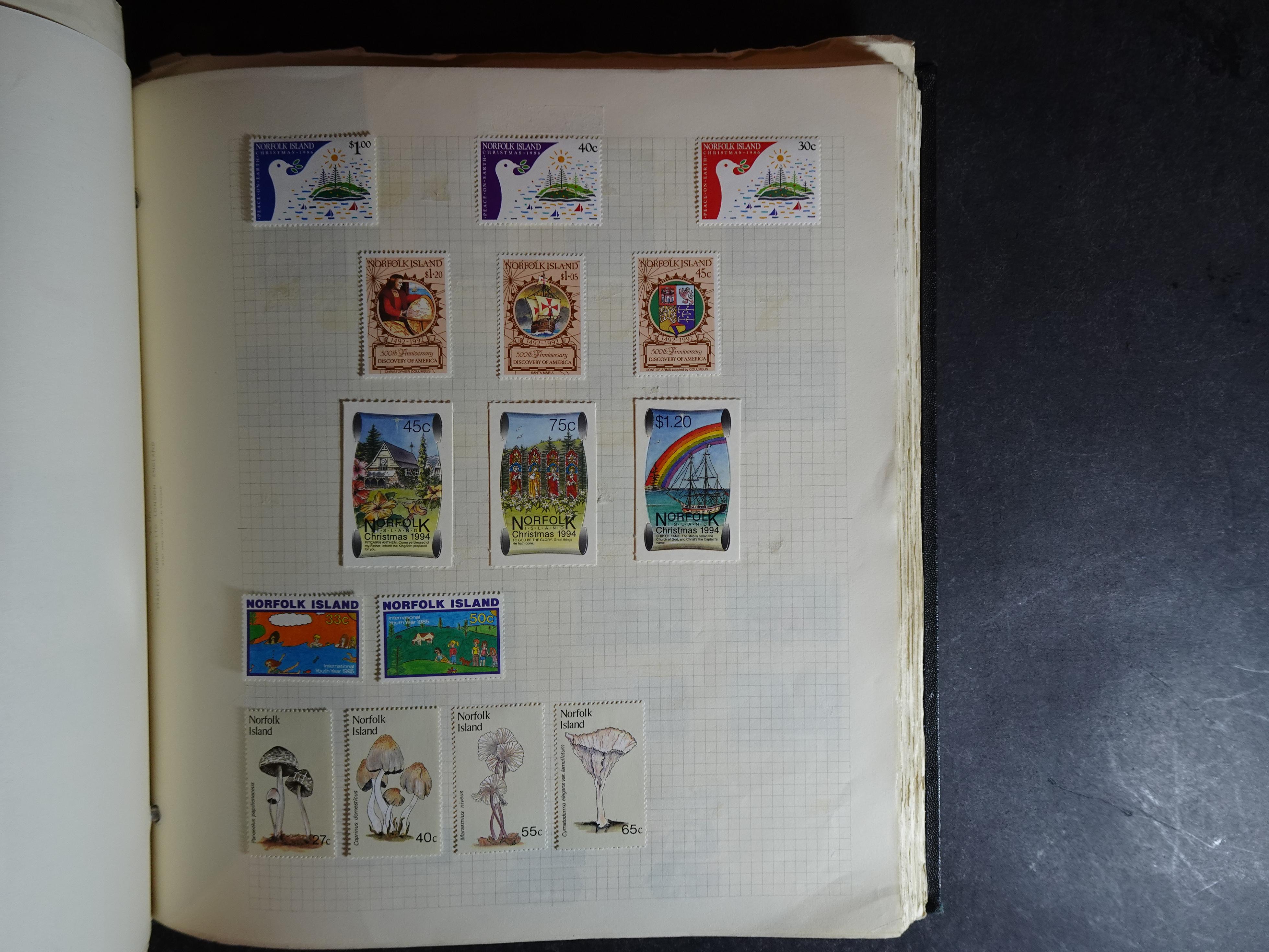 Verzameling op blanco album bladen letter M/P. Leuke koop met veel motief. 120