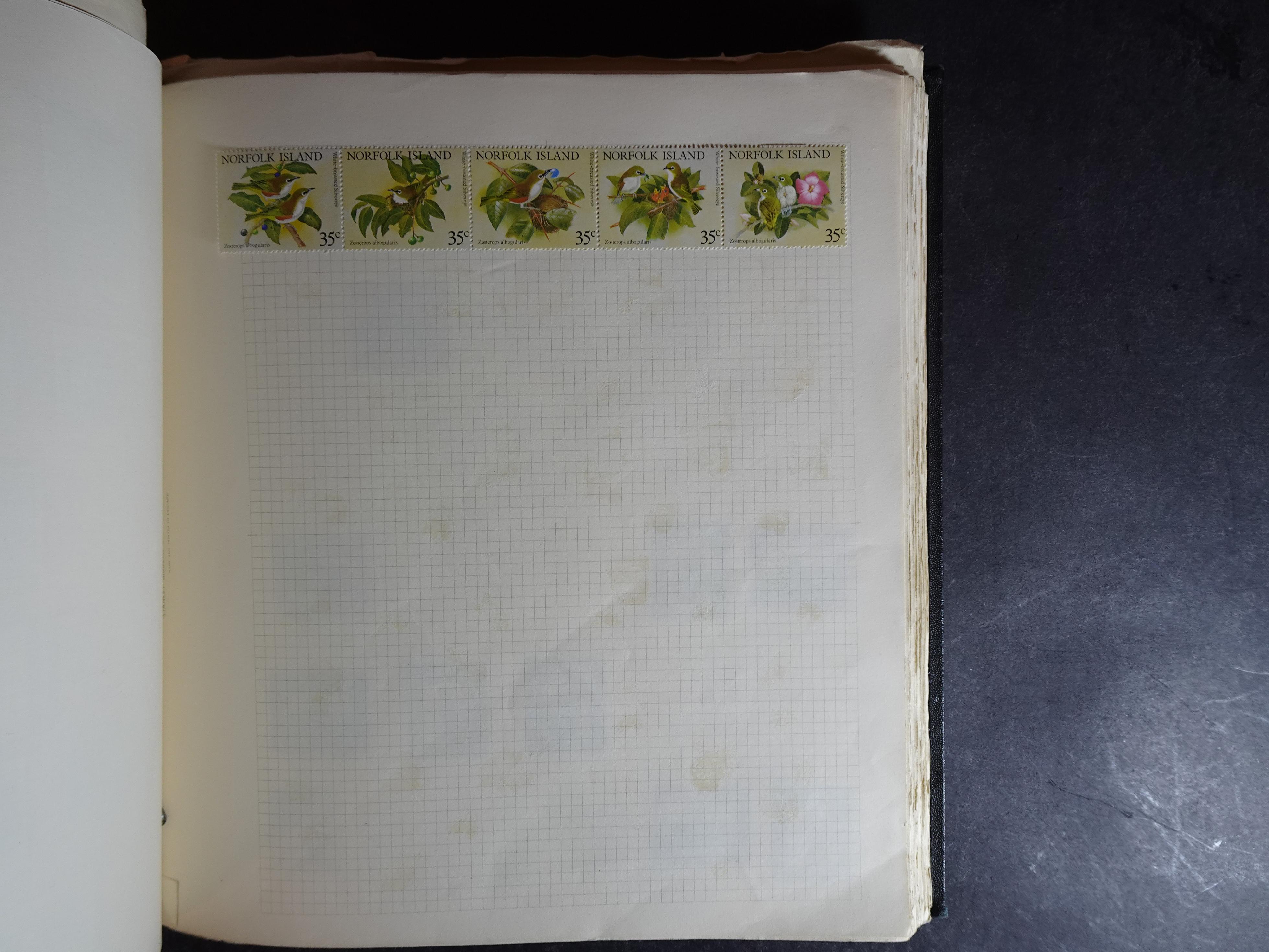 Verzameling op blanco album bladen letter M/P. Leuke koop met veel motief. 122