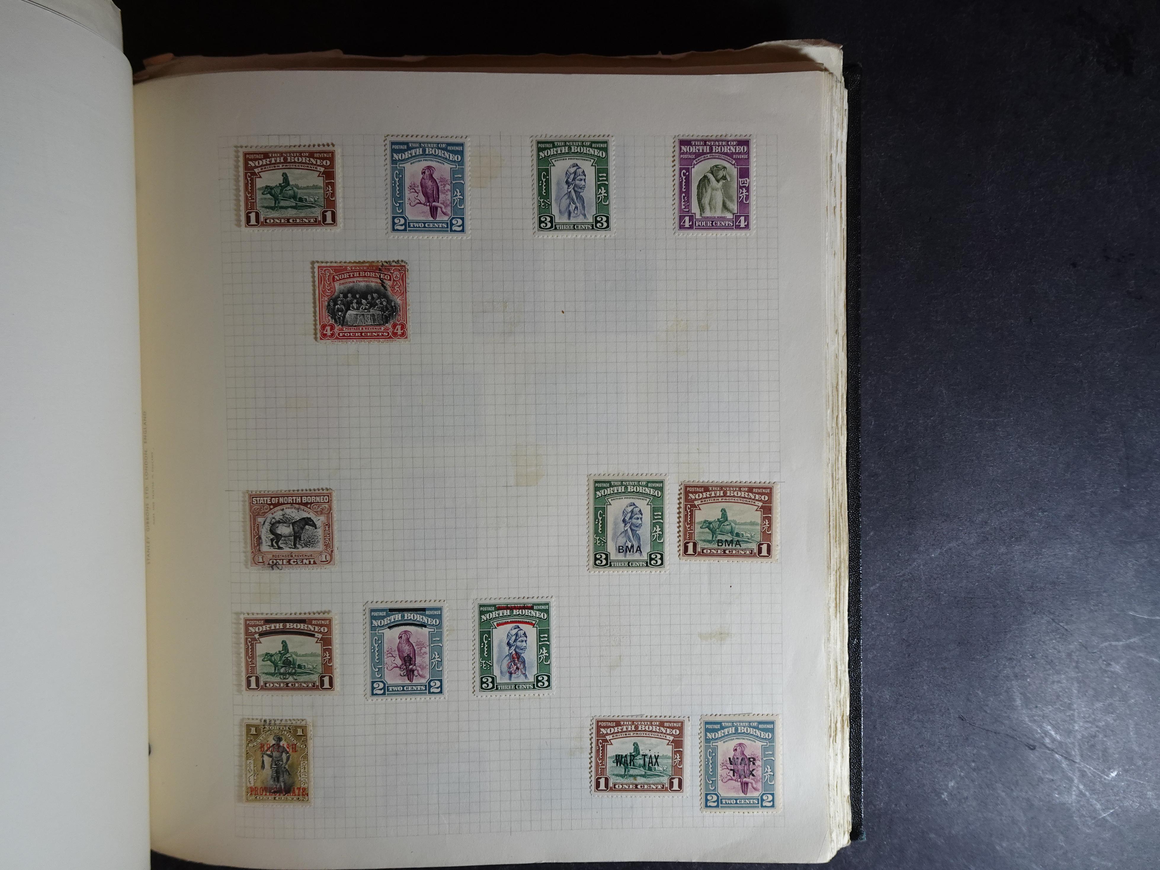 Verzameling op blanco album bladen letter M/P. Leuke koop met veel motief. 123