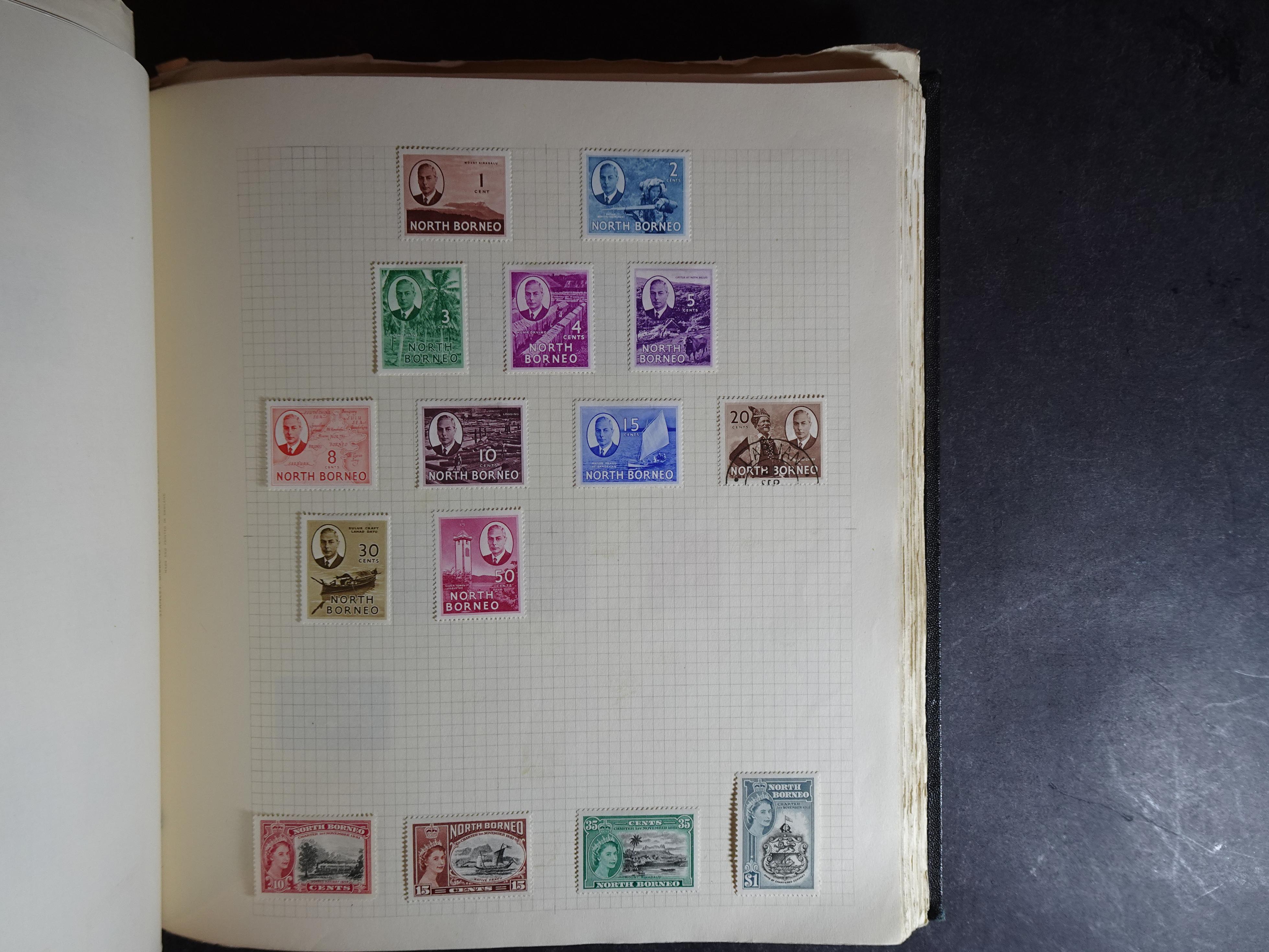 Verzameling op blanco album bladen letter M/P. Leuke koop met veel motief. 124