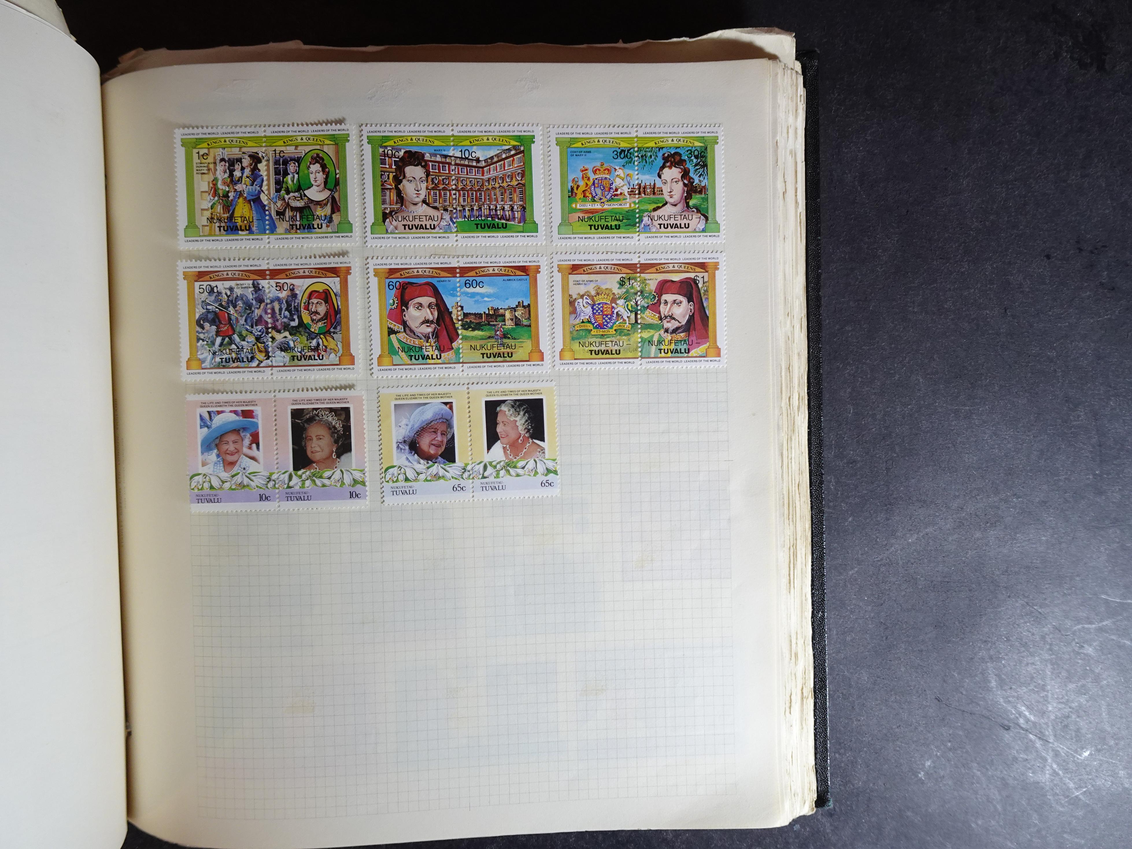 Verzameling op blanco album bladen letter M/P. Leuke koop met veel motief. 133