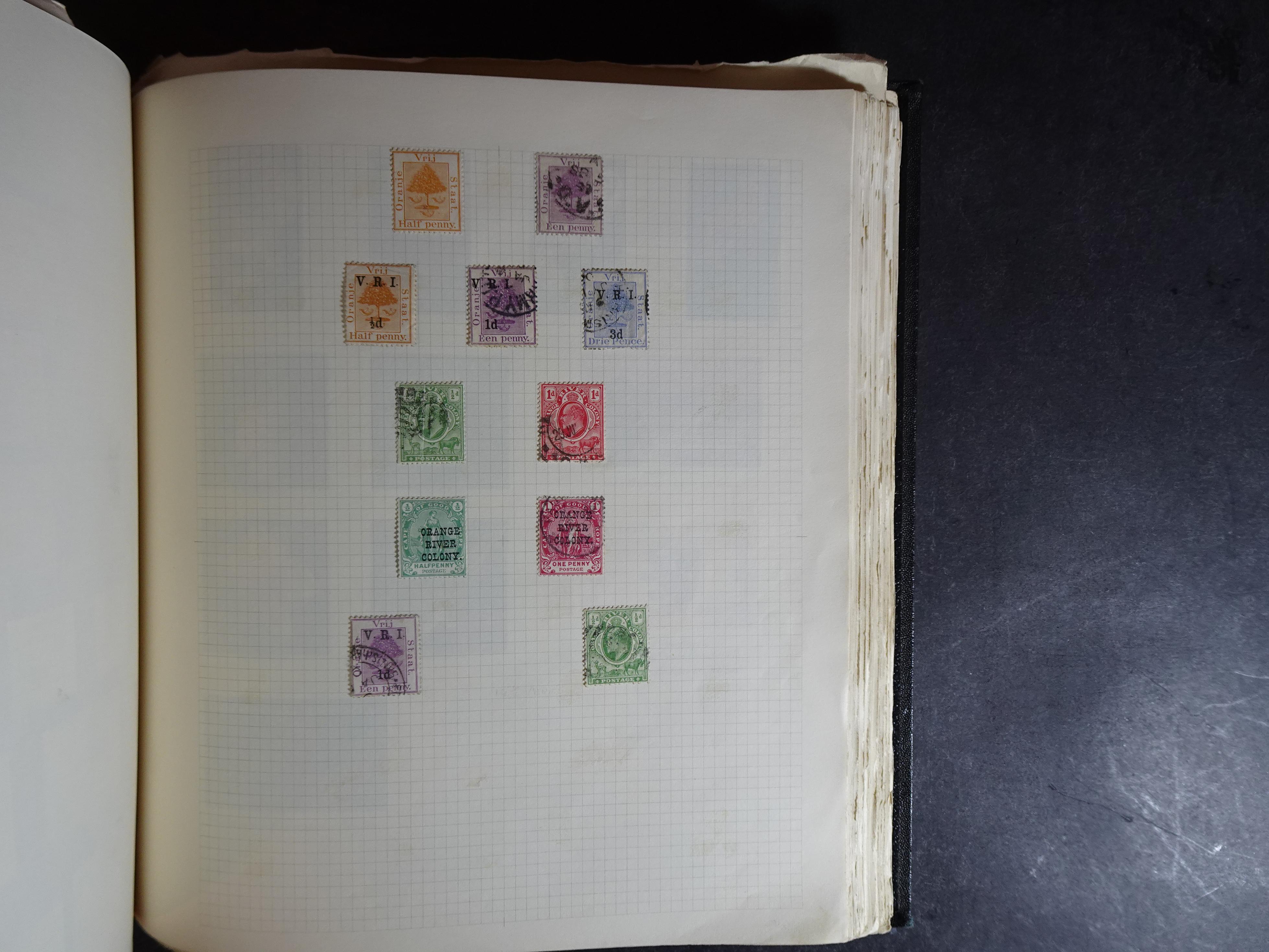 Verzameling op blanco album bladen letter M/P. Leuke koop met veel motief. 138